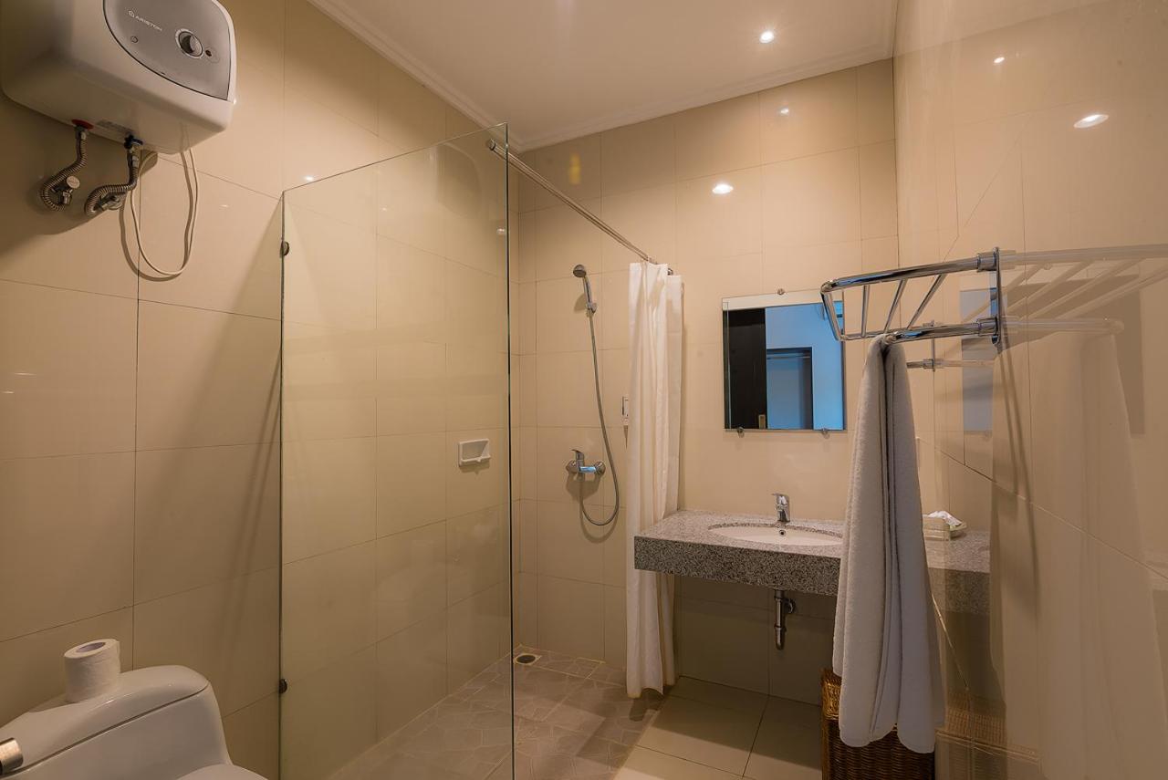 Deluxe Twin Room with Sea View - Photo 6