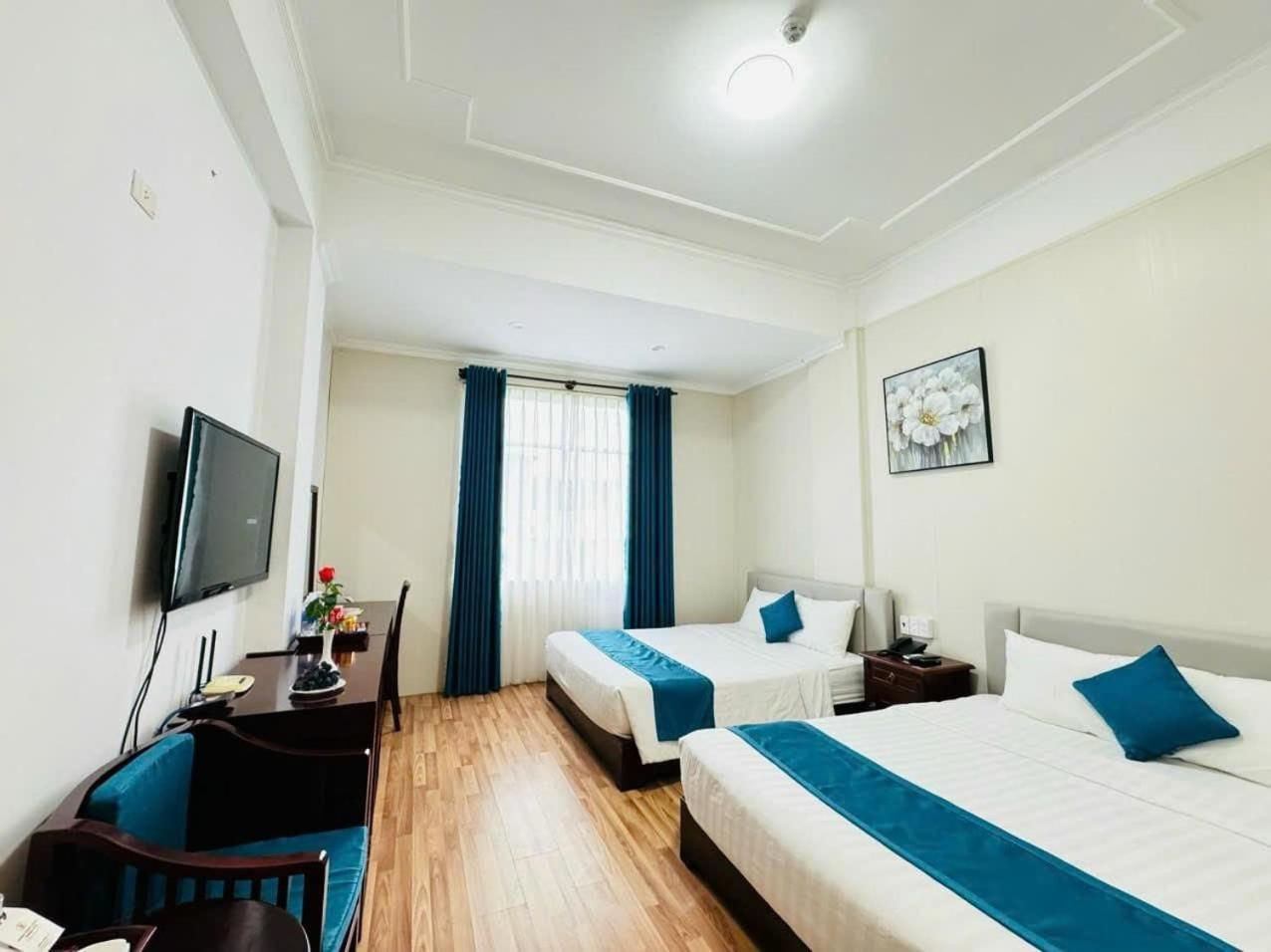 Twin Room - Photo 3