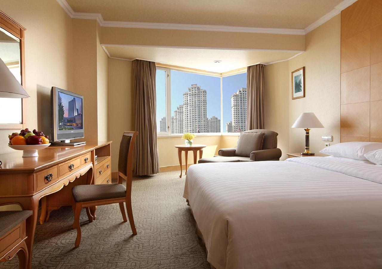 Xinxiang Cozy Double Bed Room (High Floor Scenic View, Germany GROHE Shower) photo 1