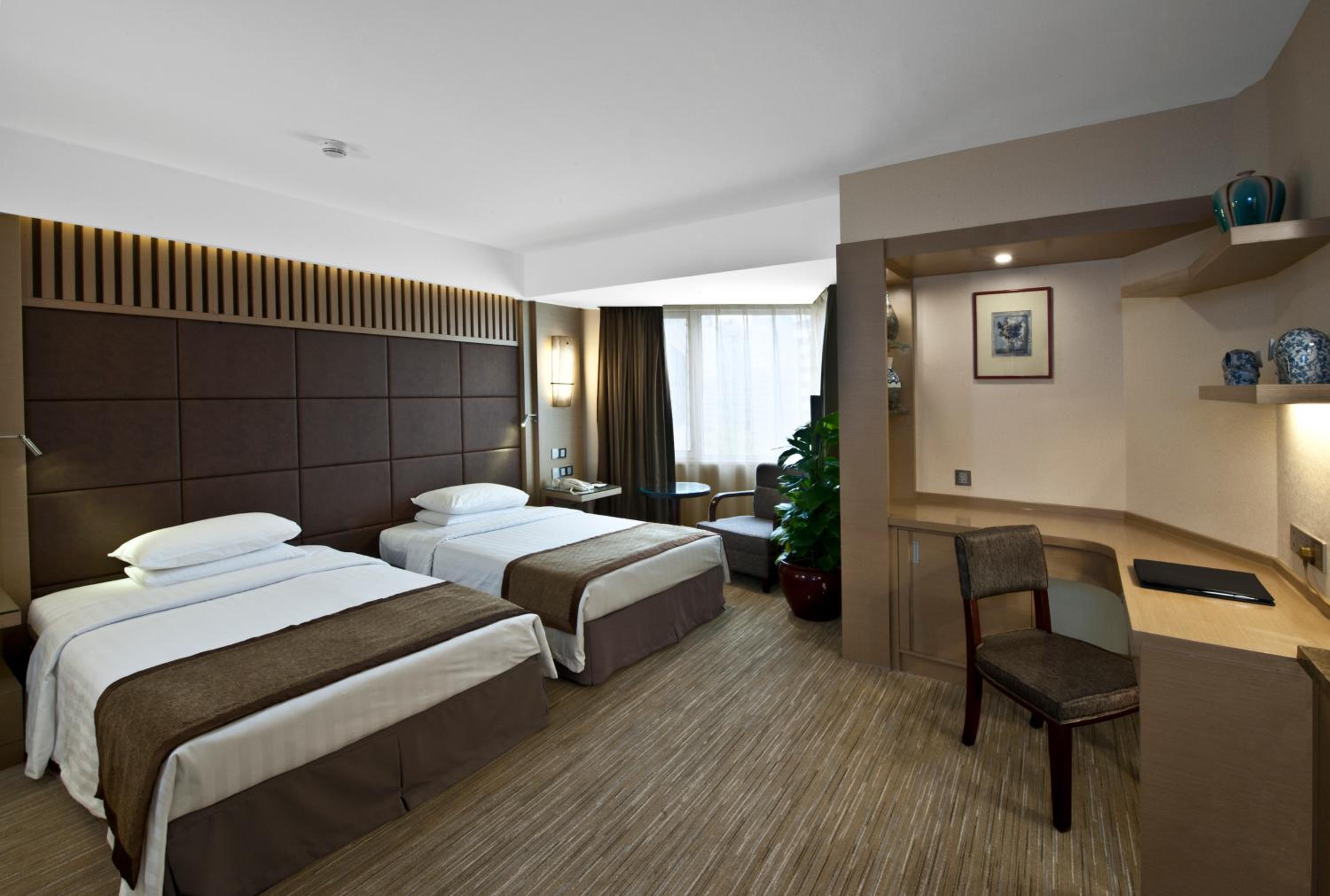 Wonderful Super Deluxe Twin Bed Room (Spacious Space, Germany GROHE Shower) photo 1