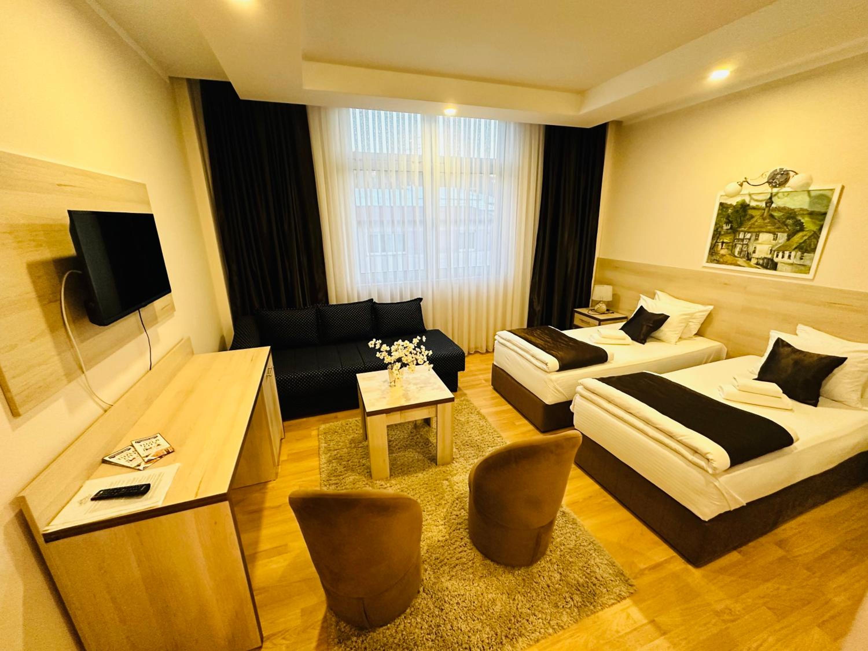 Deluxe Double or Twin Room photo 2