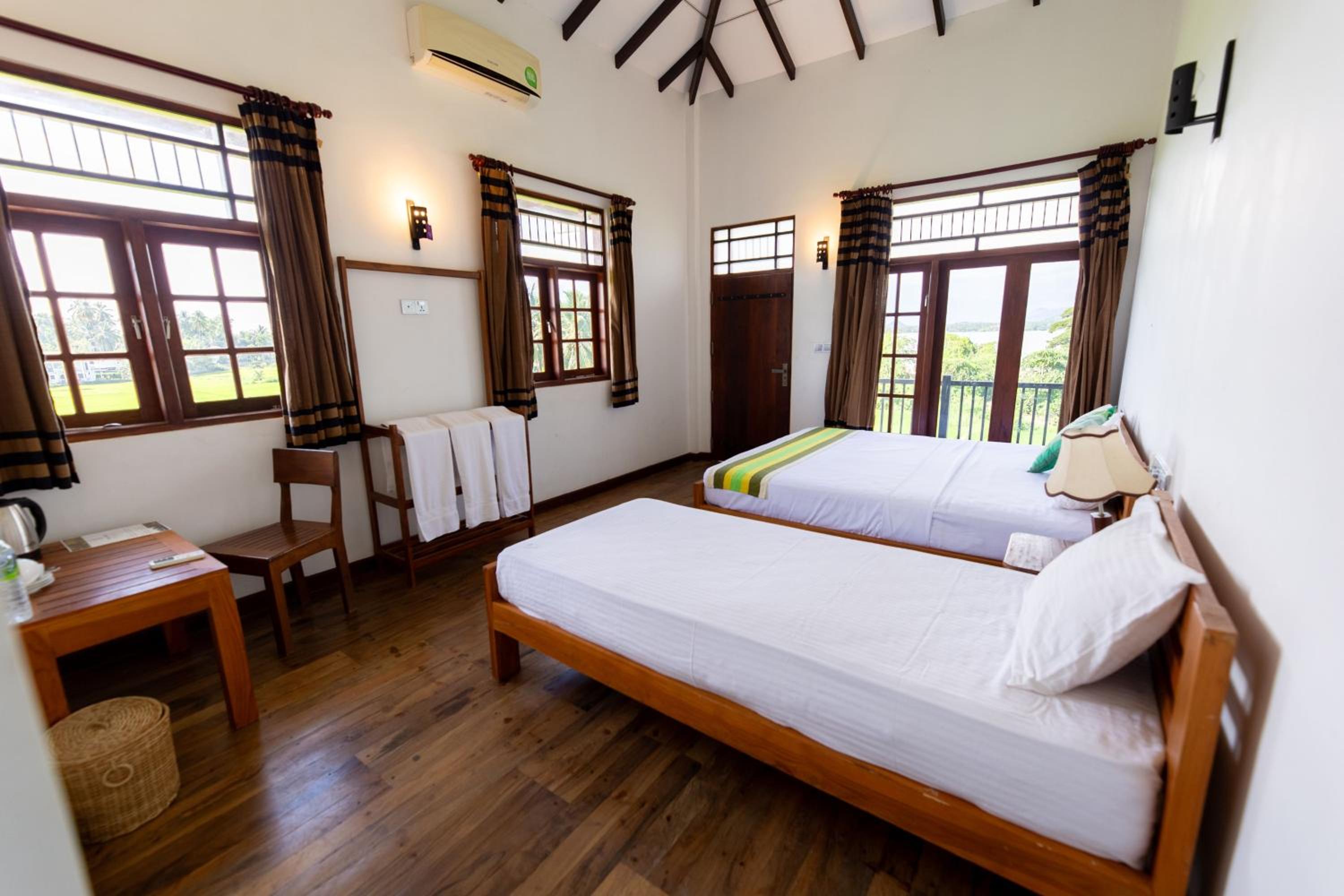Triple Room with Lake View photo 1