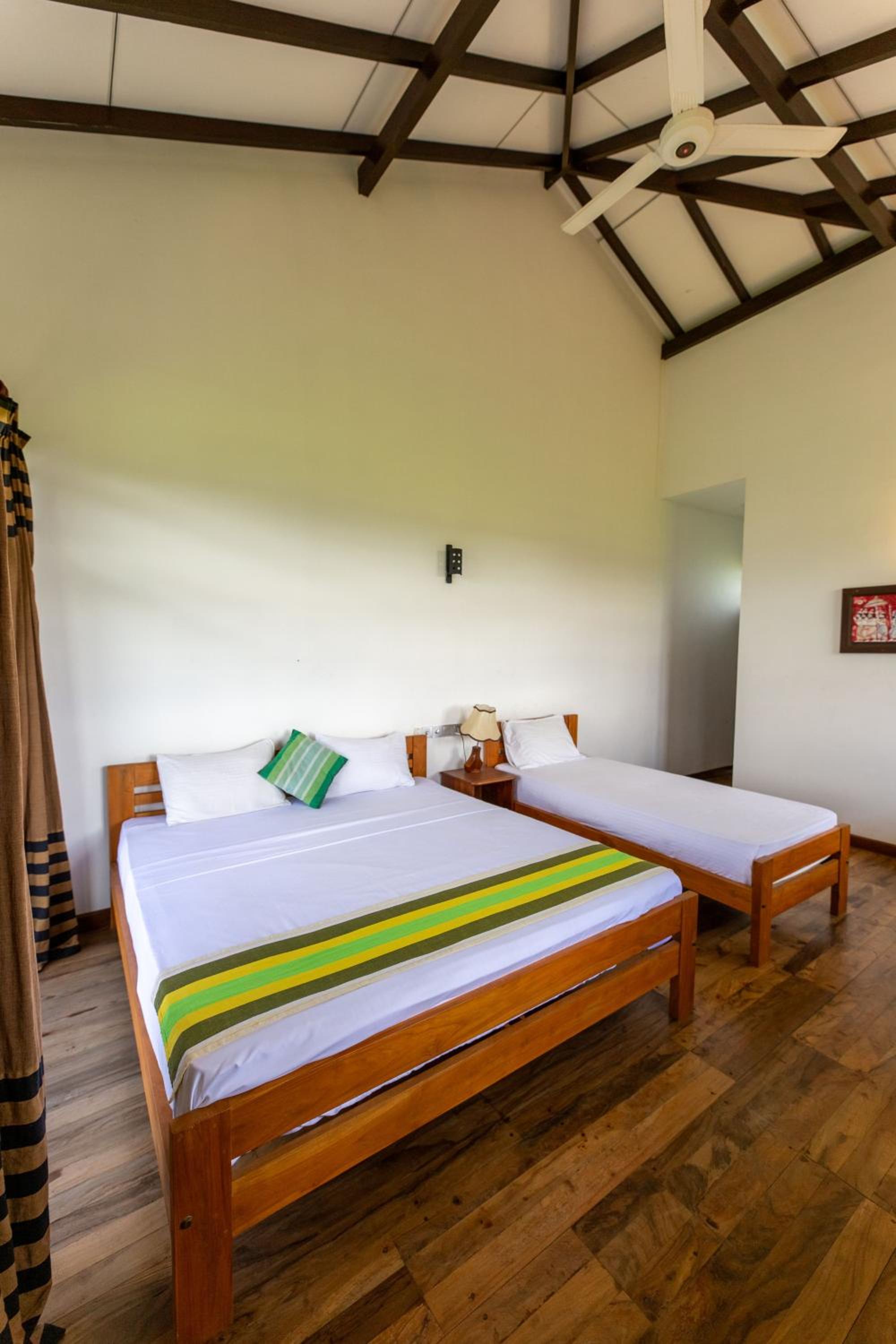 Triple Room with Lake View photo 2