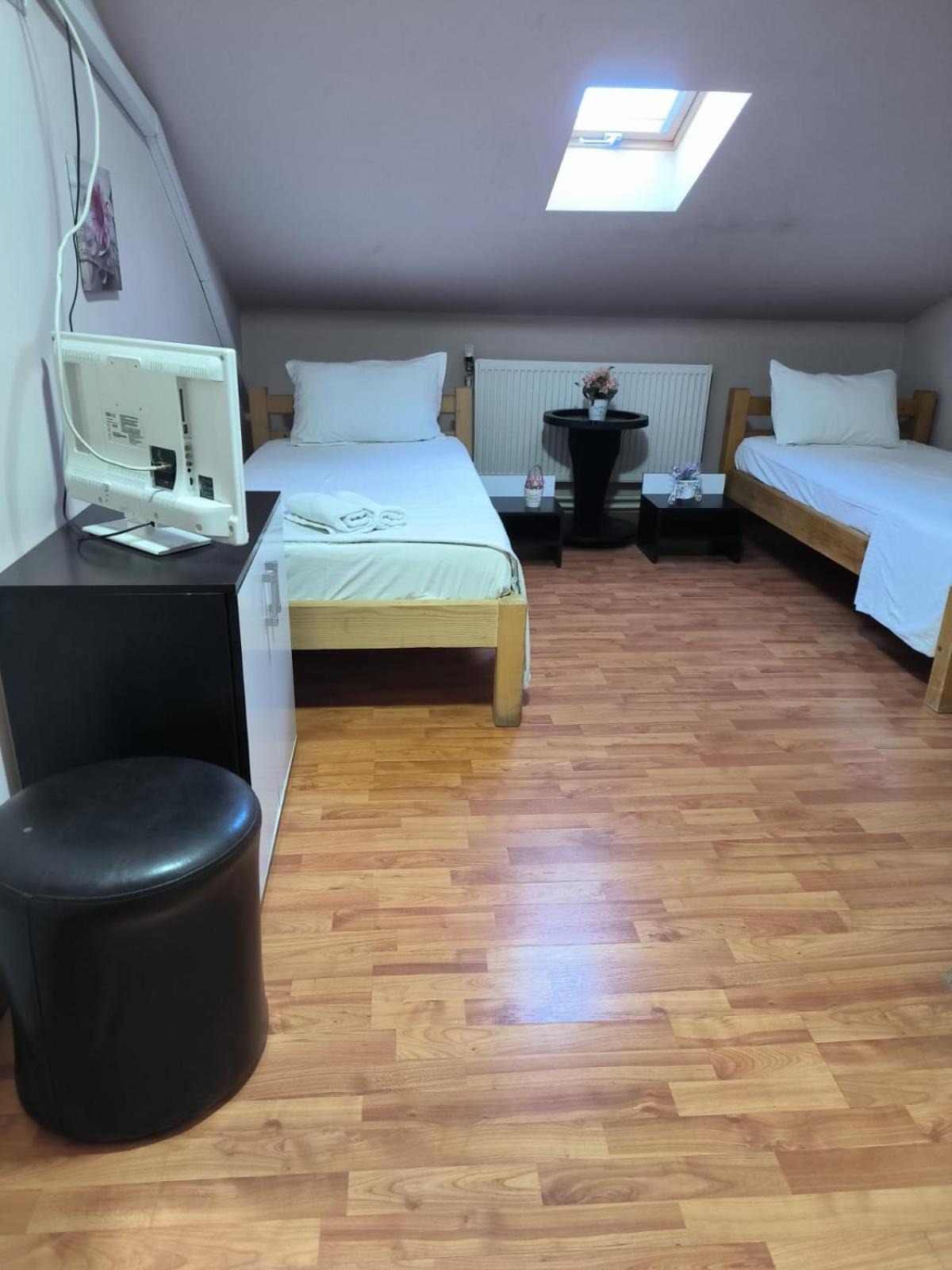 Classic Triple Room photo 2