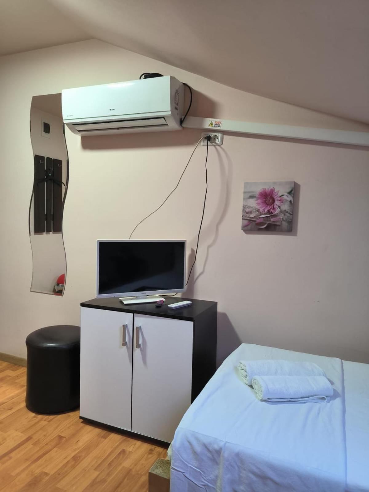 Classic Triple Room photo 1