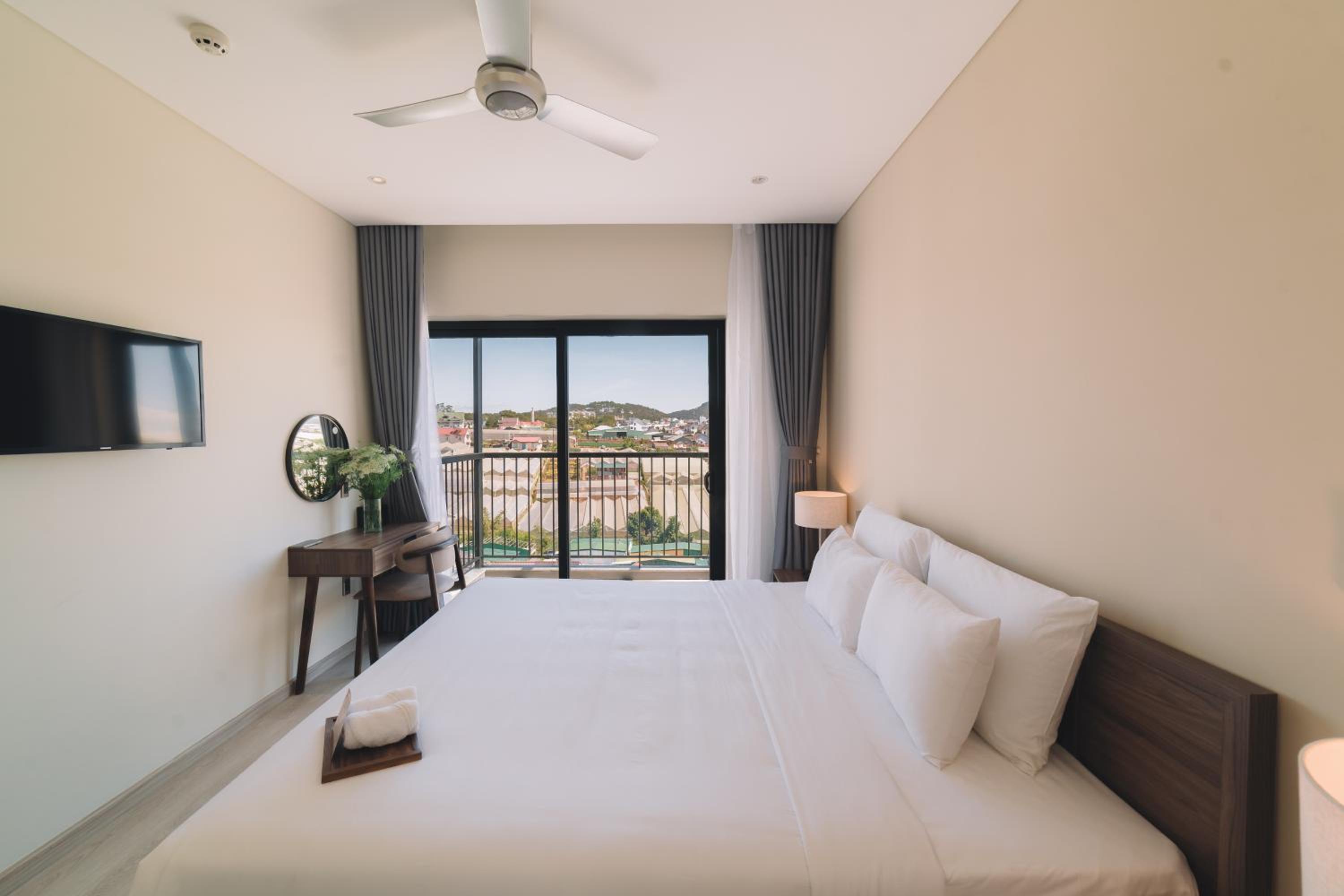 Deluxe Double Room - Photo 15