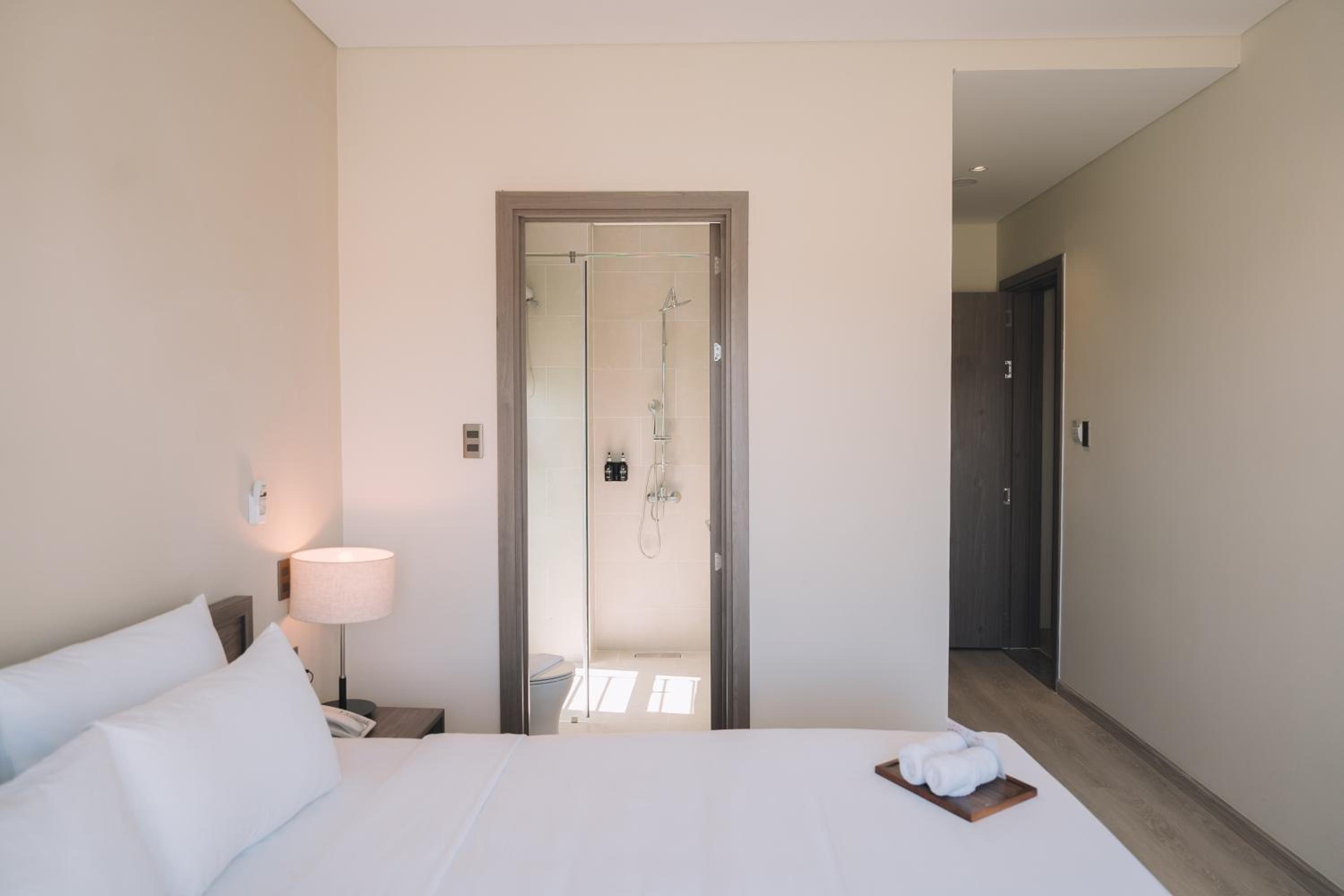 Deluxe Double Room - Photo 8