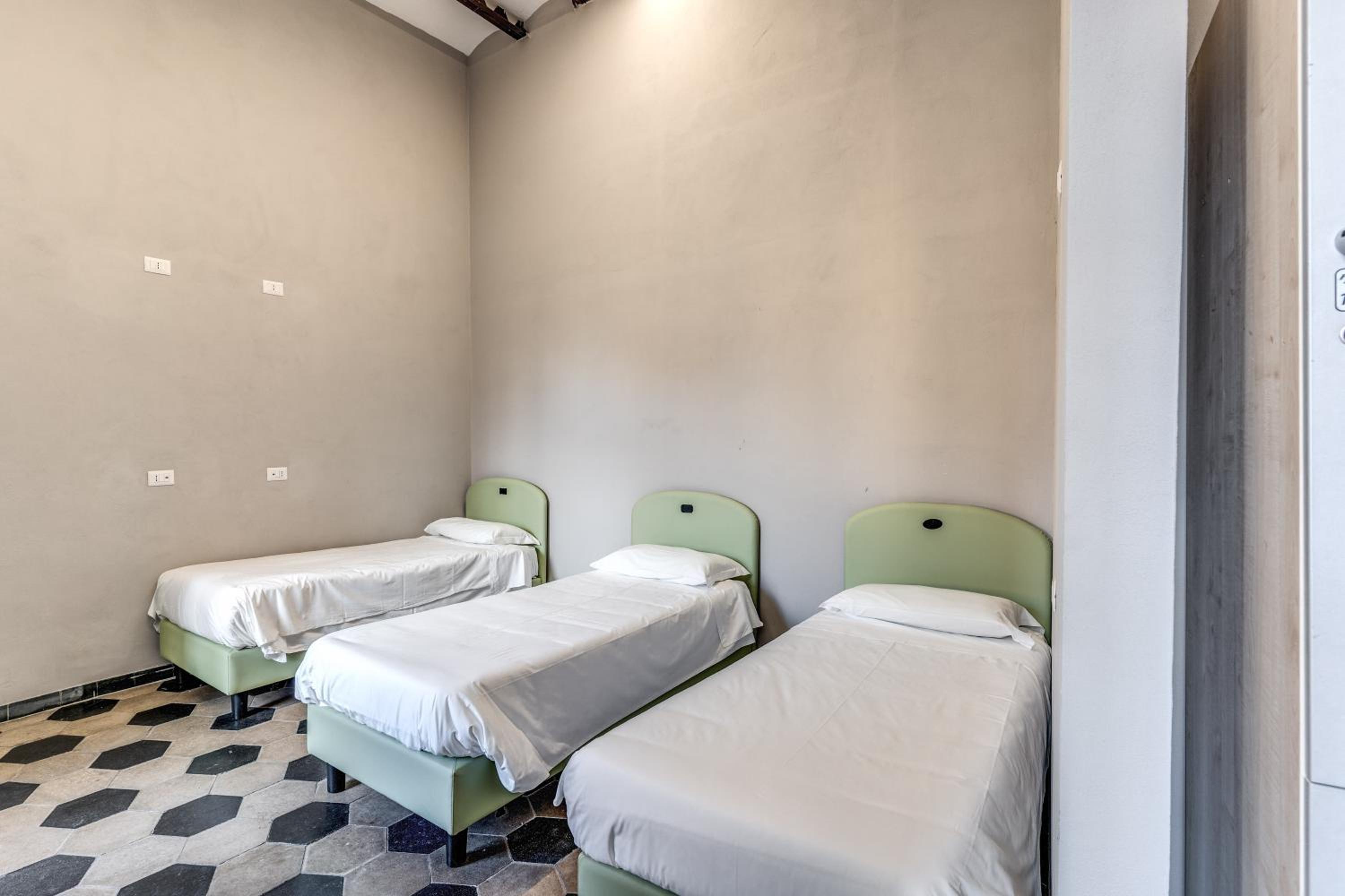 Quadruple Room with Shared Bathroom photo 1