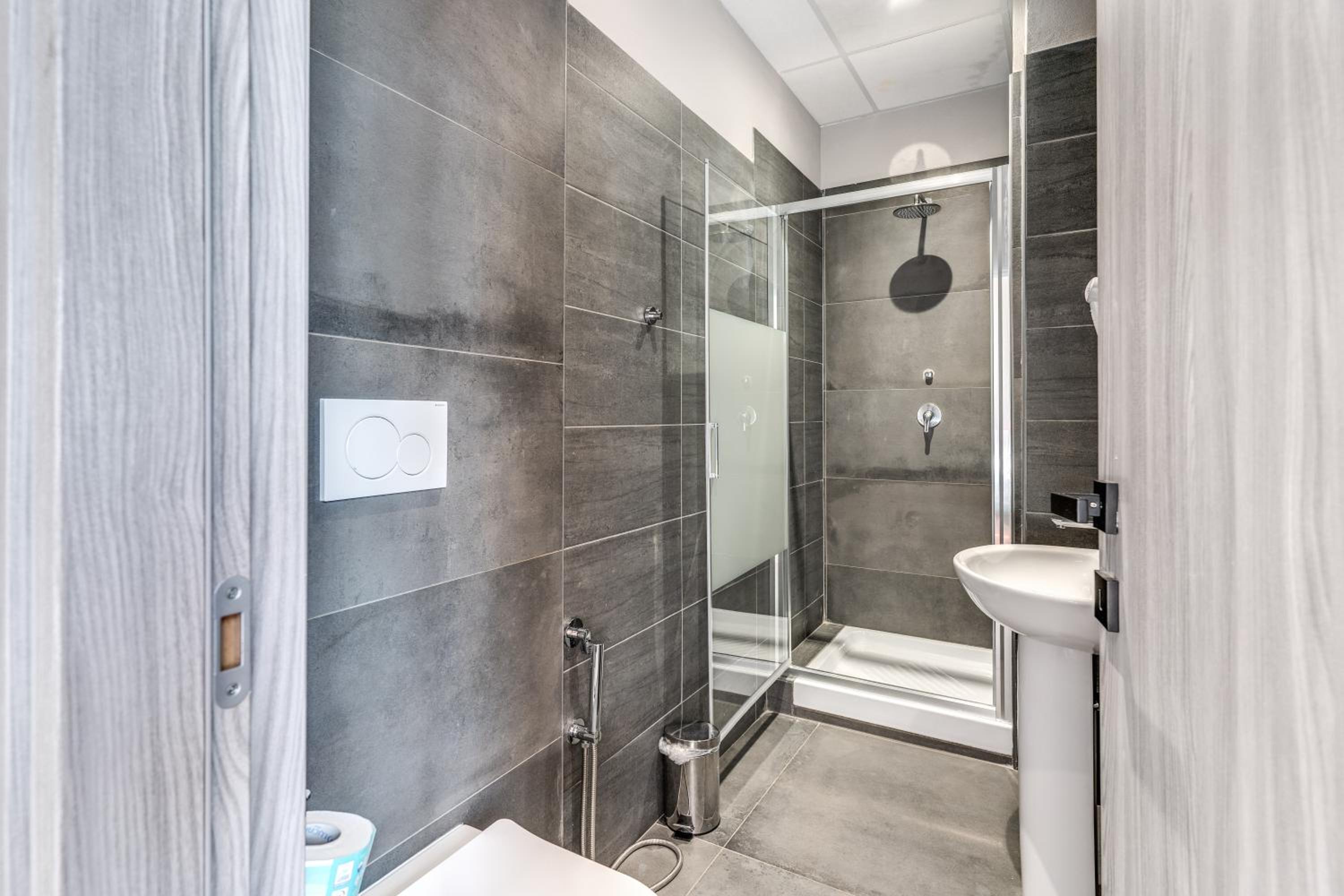 Large Double or Twin Room photo 3
