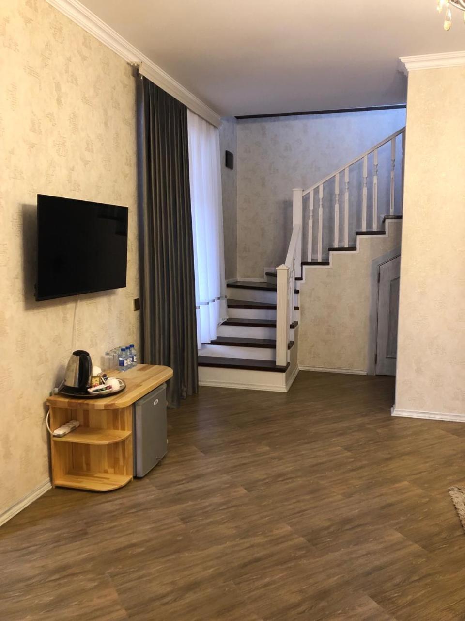 Family Room with Terrace photo 2