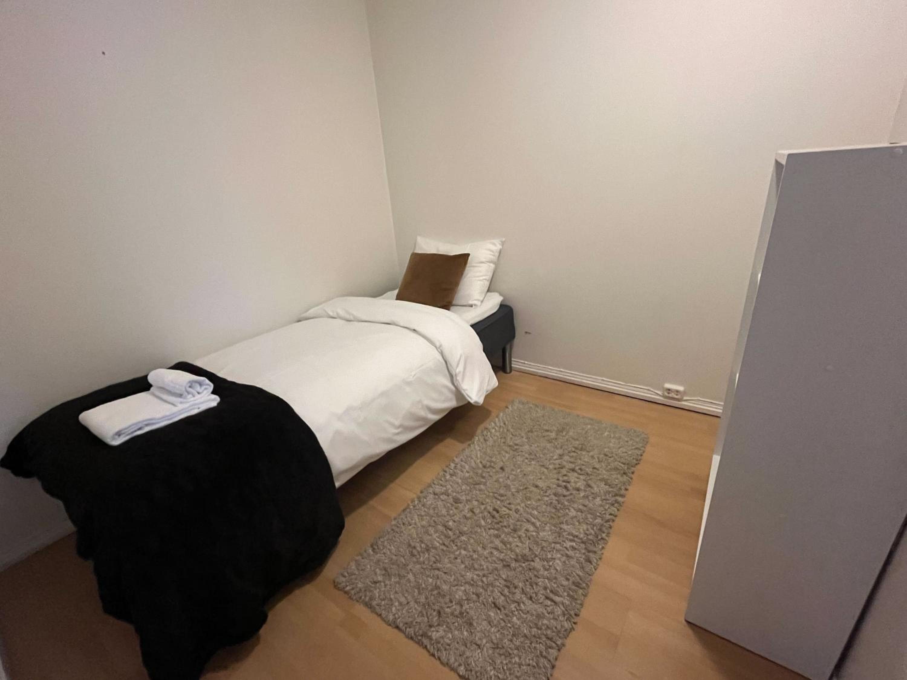 One-Bedroom Apartment - Photo 8