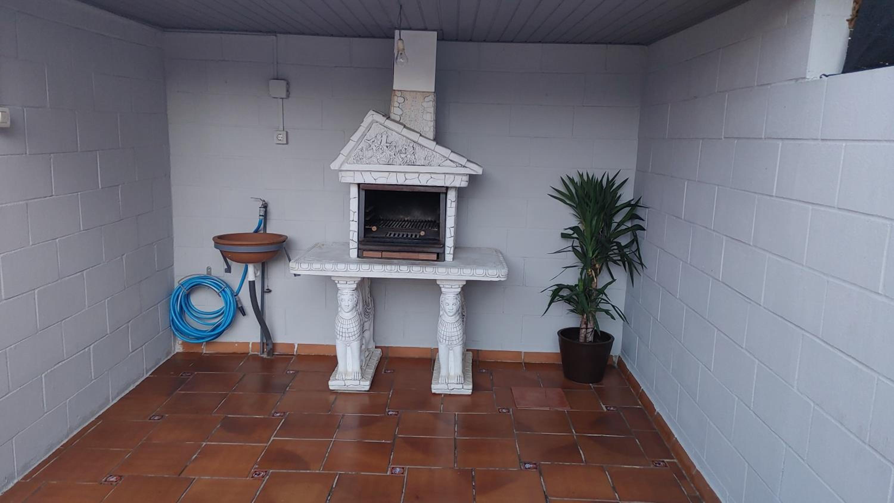 Four-Bedroom House - Photo 24