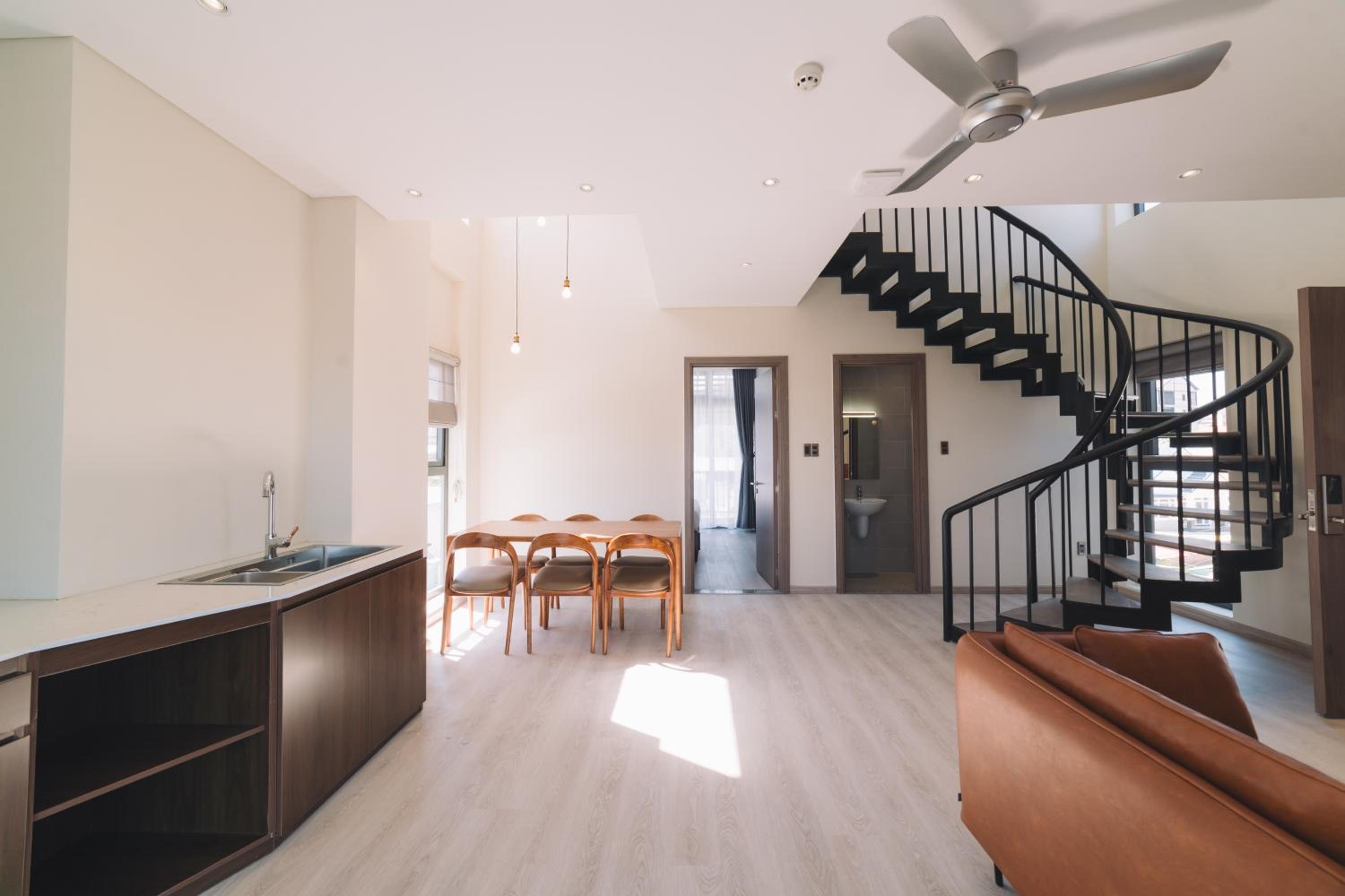 Three-Bedroom Apartment - Photo 3