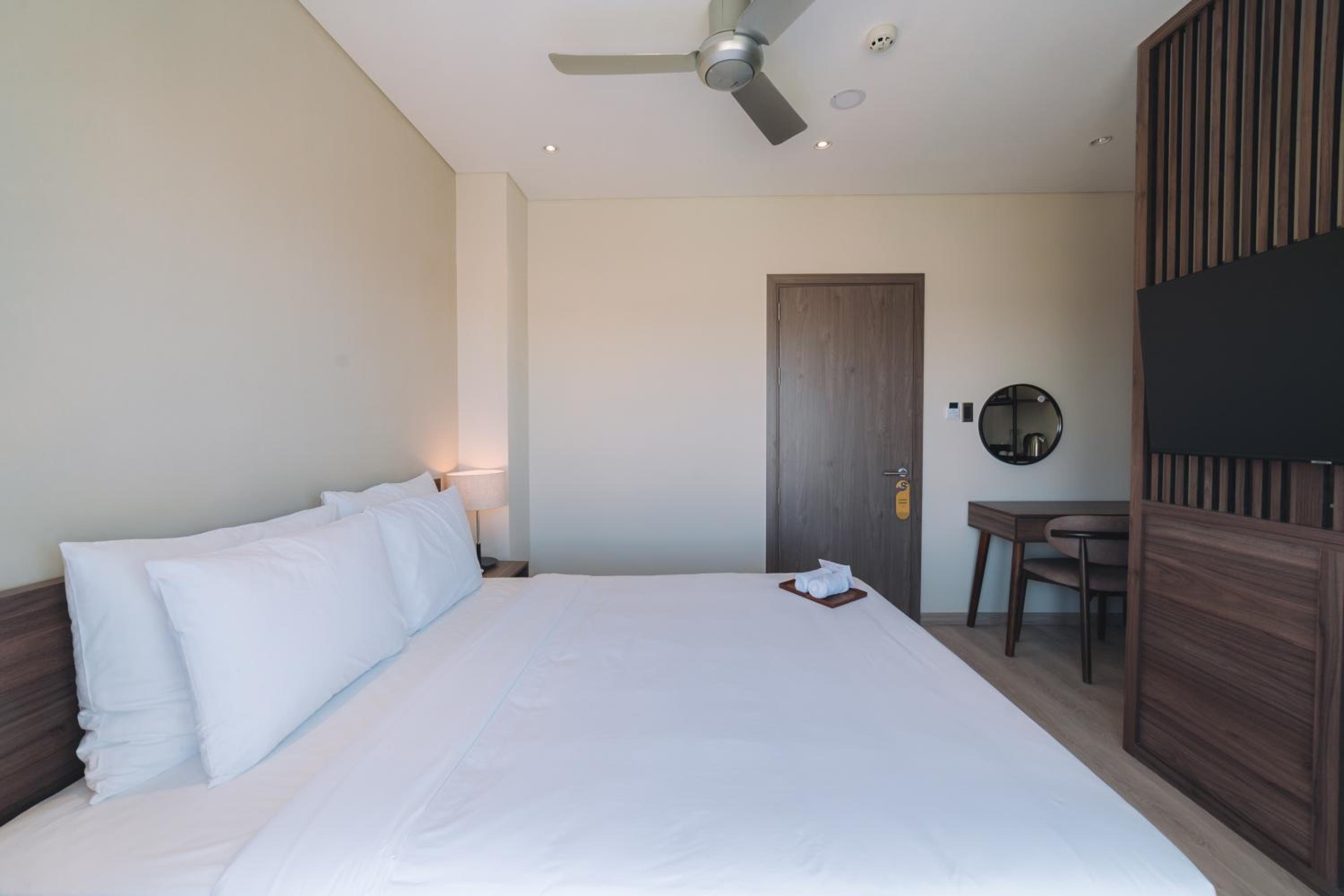 Three-Bedroom Apartment - Photo 19