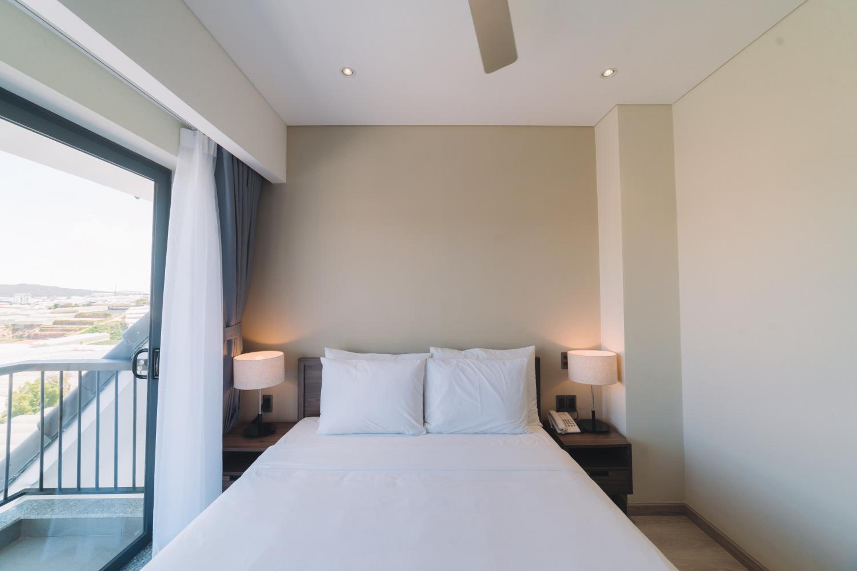 Three-Bedroom Apartment - Photo 17