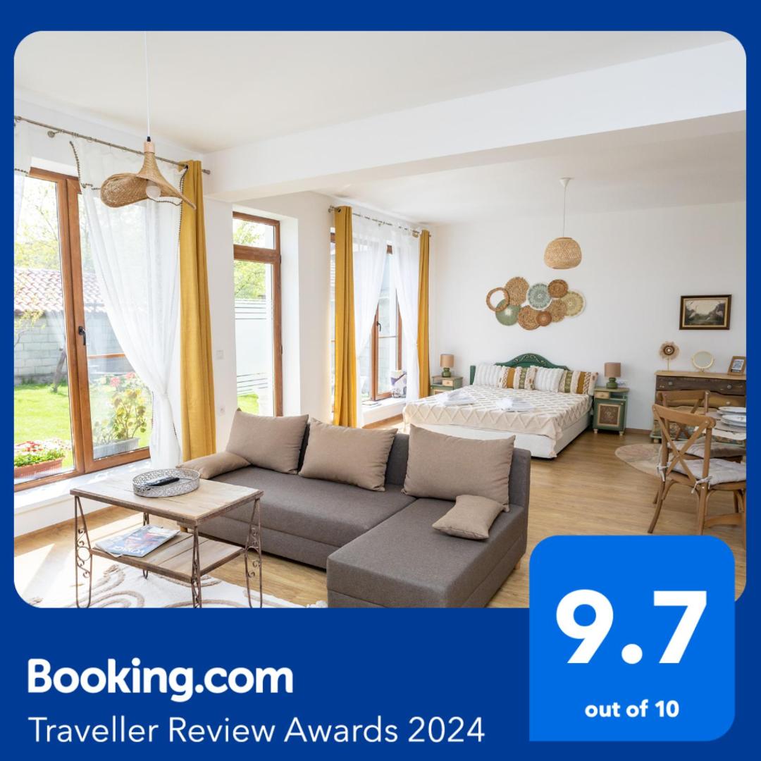 One-Bedroom House photo 1