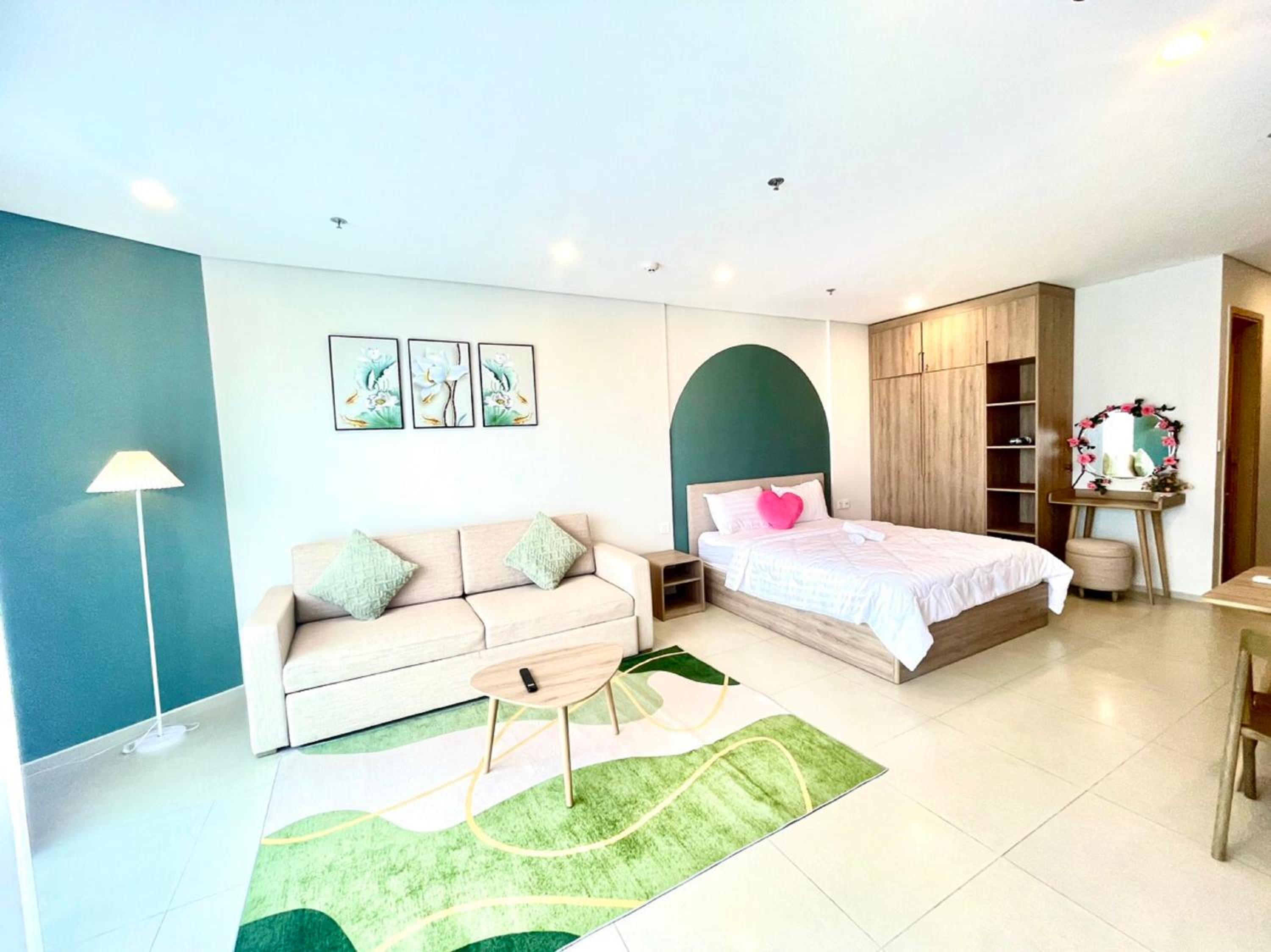 Studio Apartment - Photo 23
