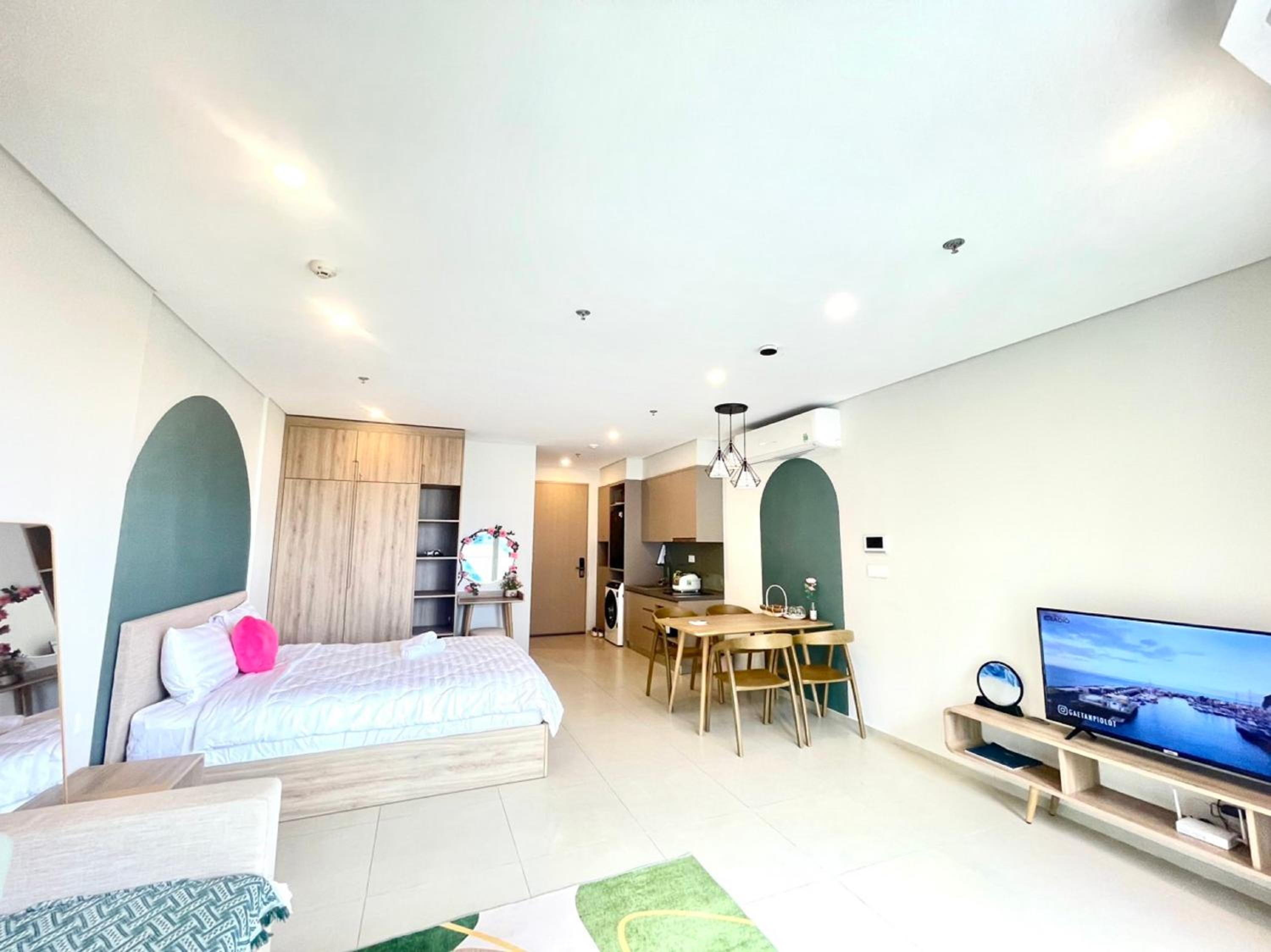 Studio Apartment - Photo 21