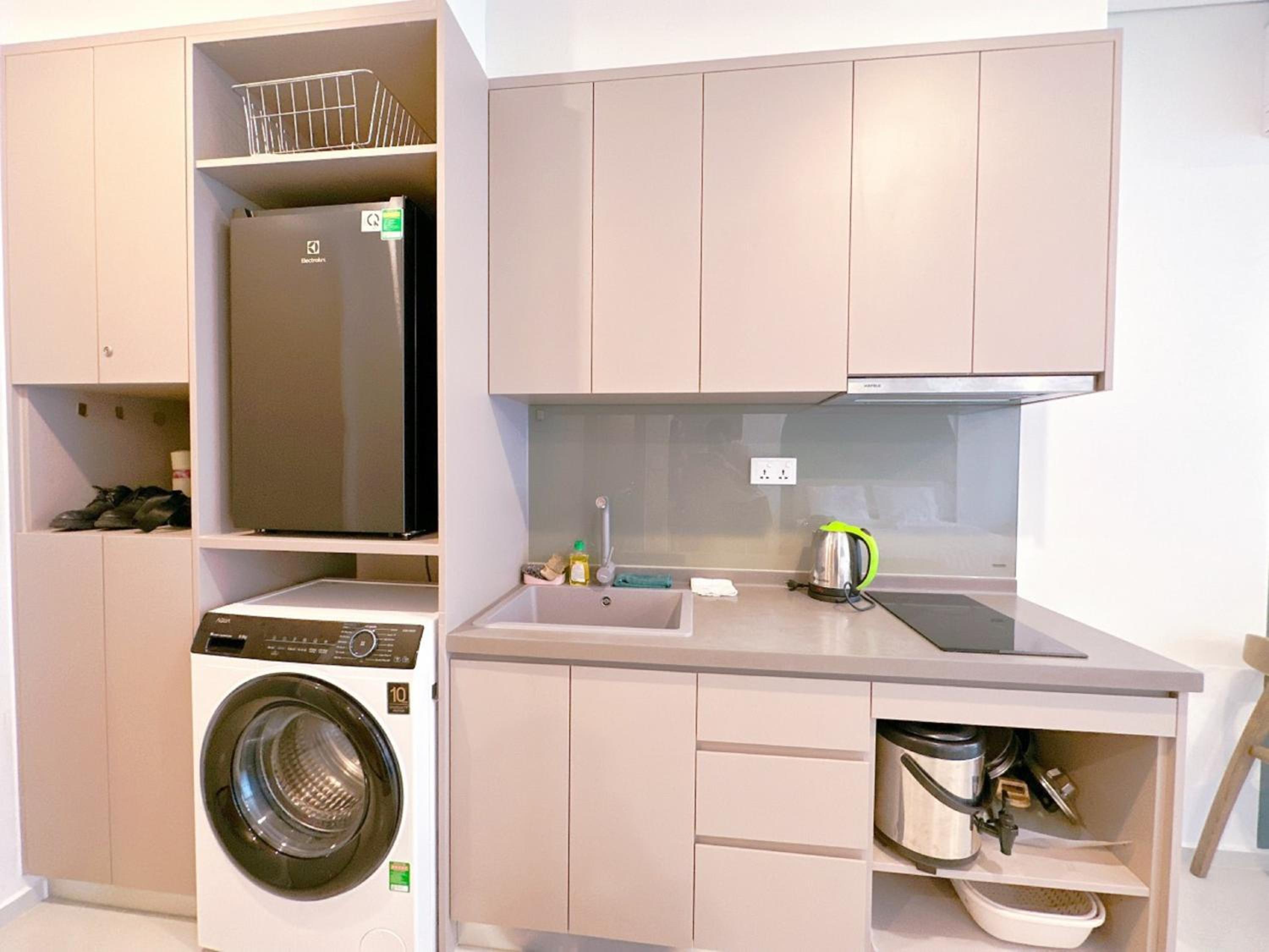Studio Apartment - Photo 34
