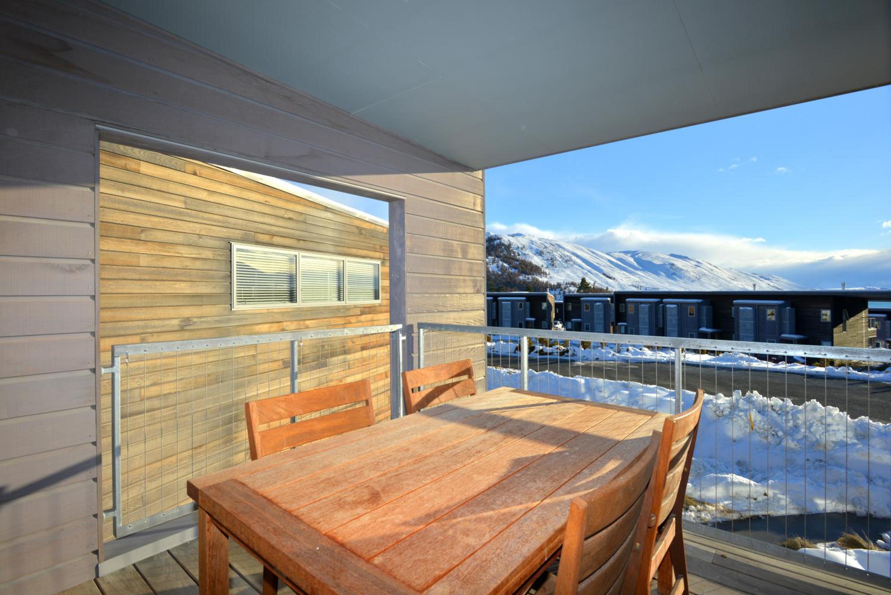 Two-Bedroom Suite With Mountain View - Photo 4