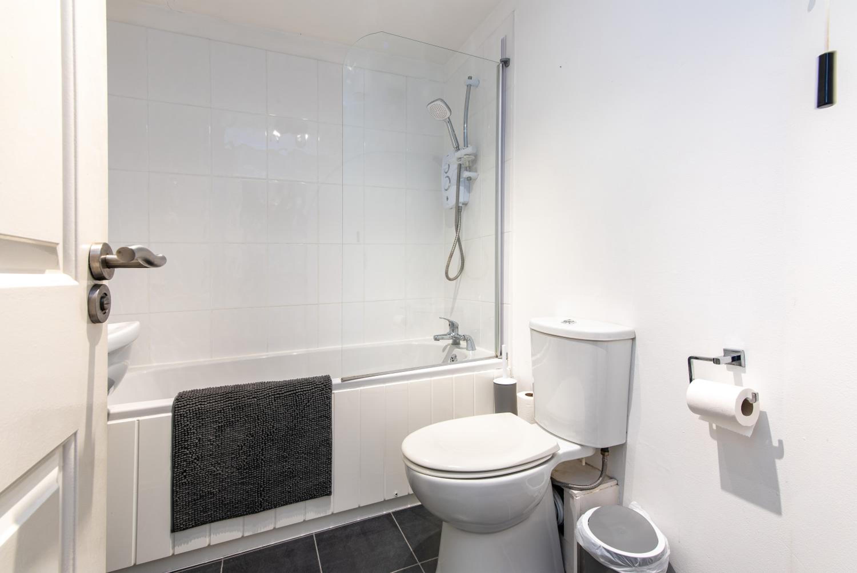 Three-Bedroom House photo 2