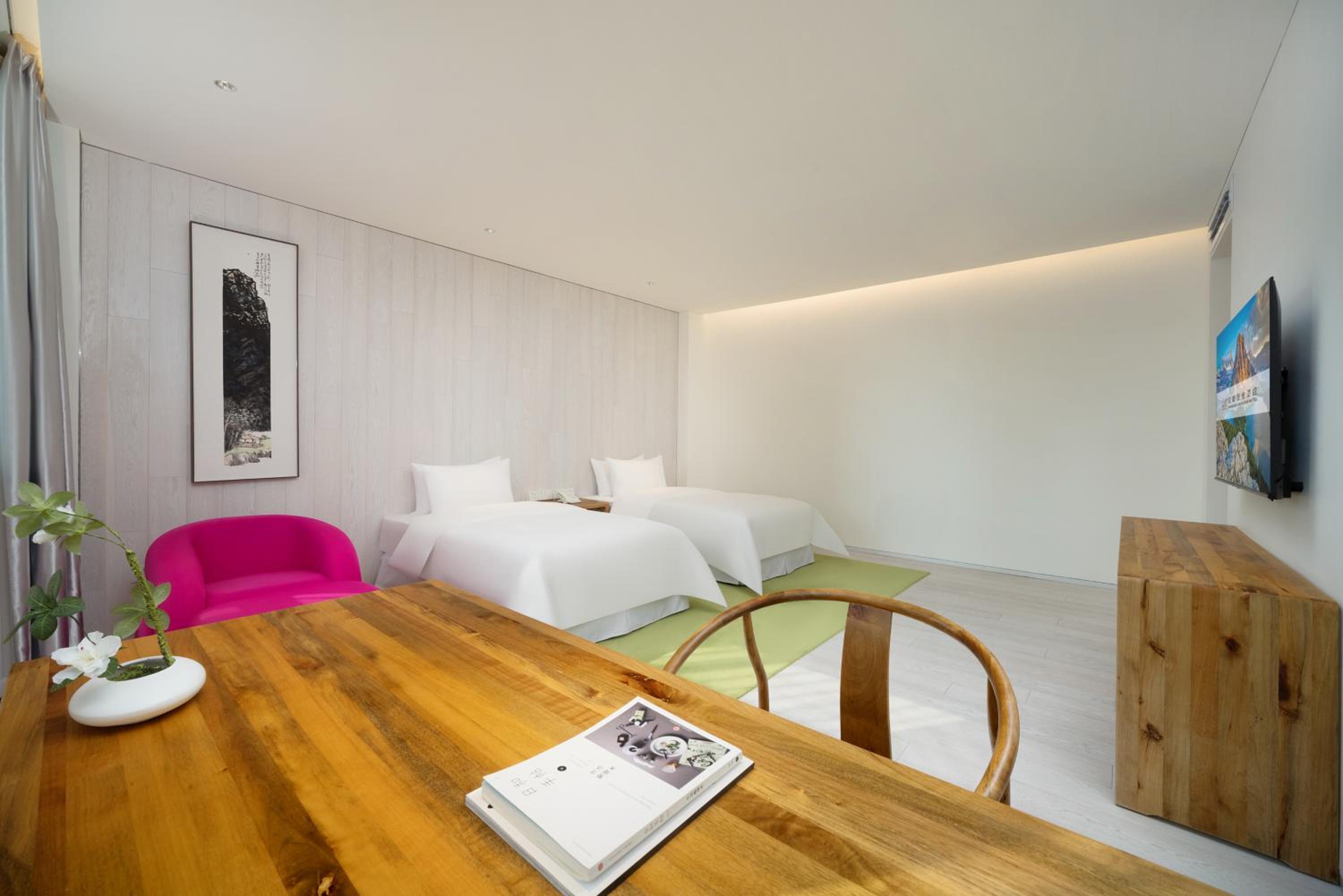 Executive Twin Room with bathtub