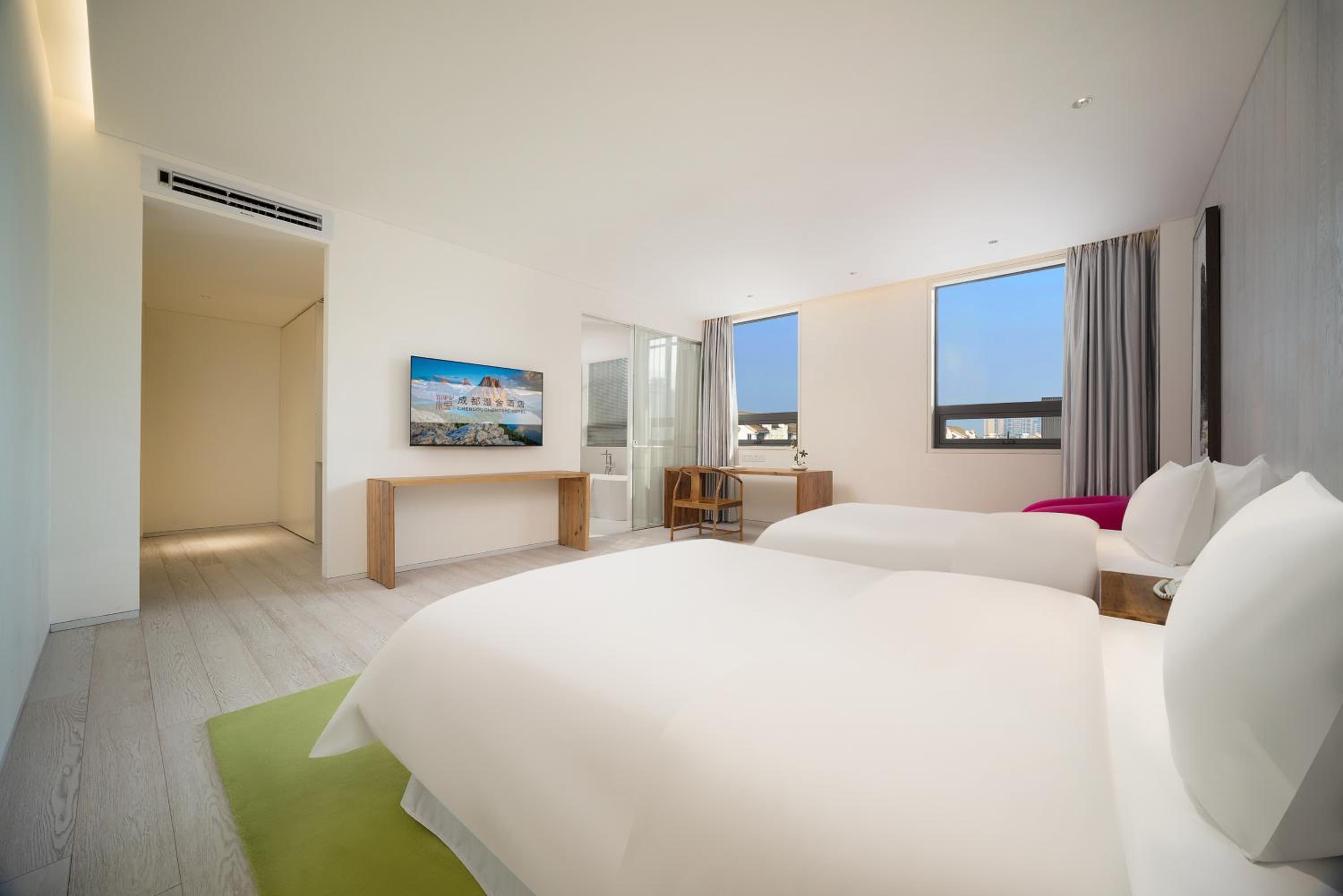Executive Twin Room with bathtub photo 3