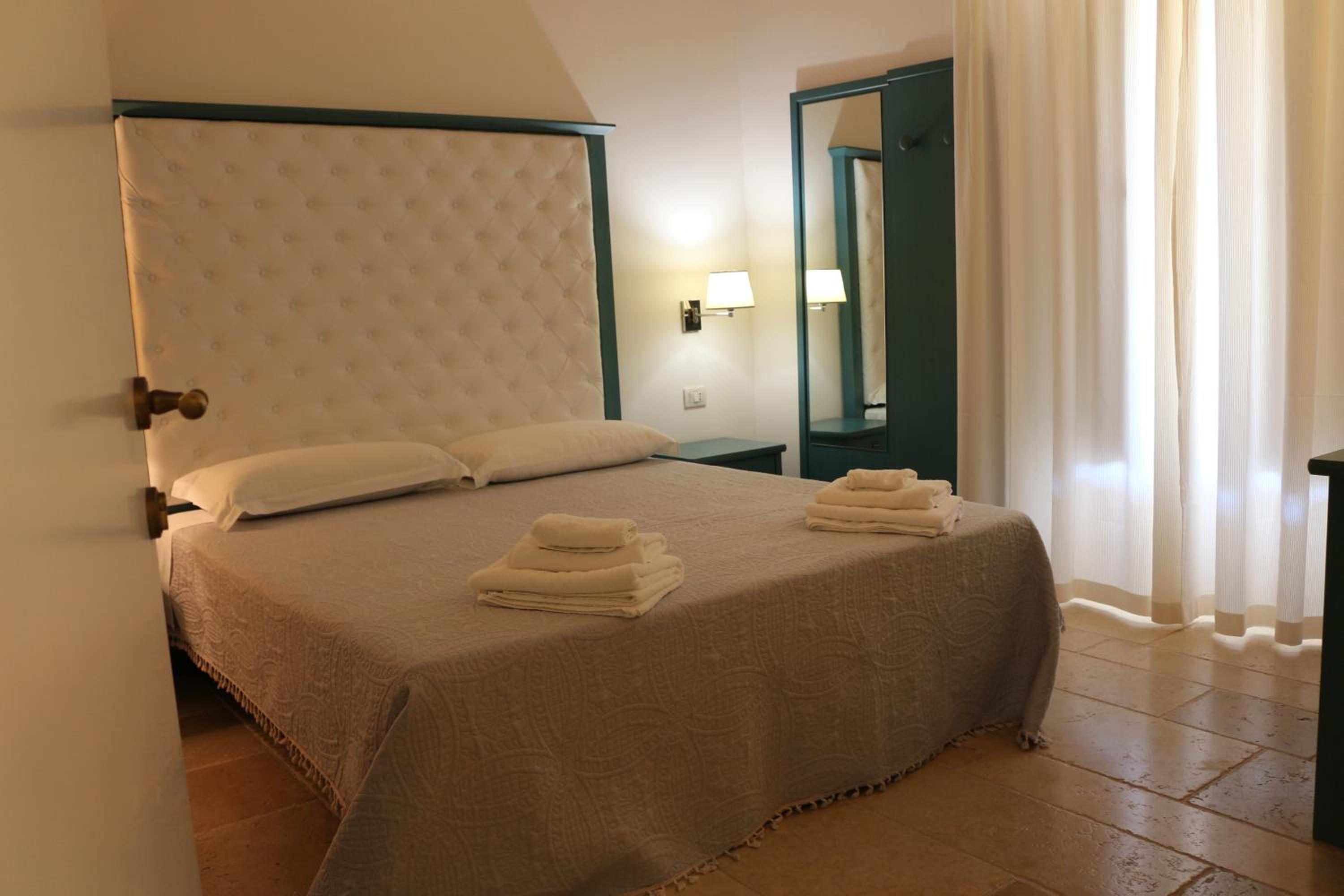 Double Room - Photo 2