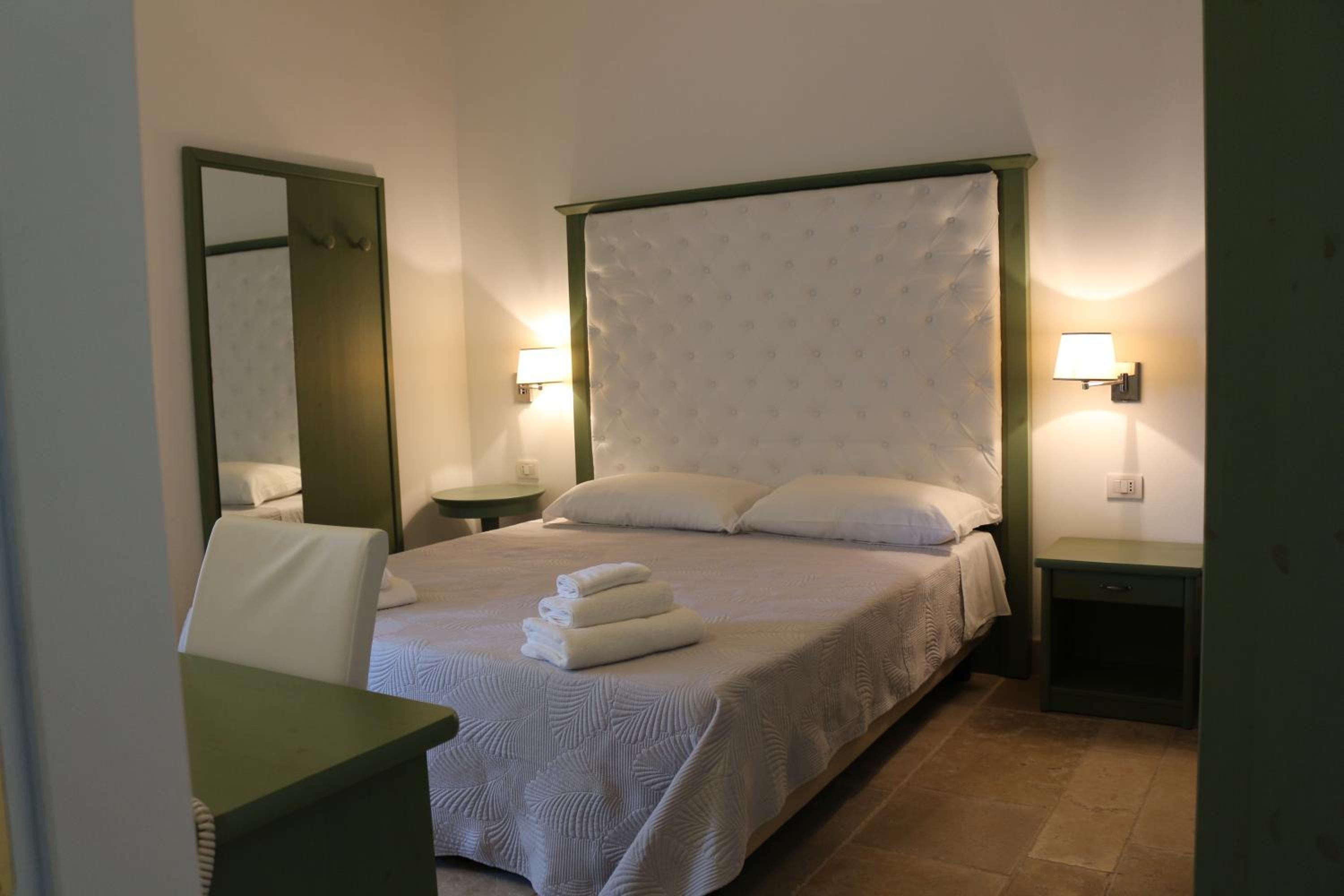 Double Room - Photo 6