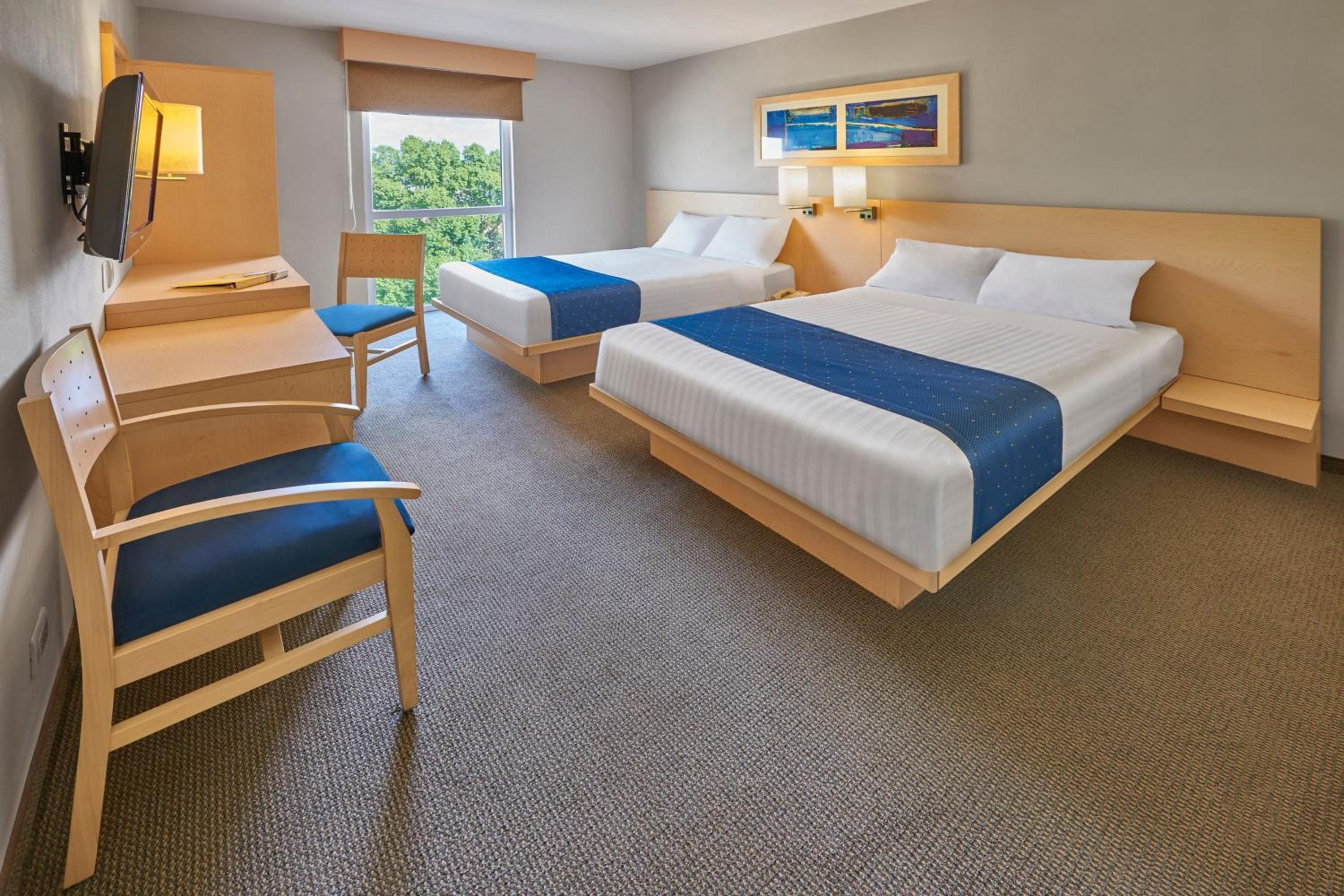 Double Room with Two Double Beds - Photo 6