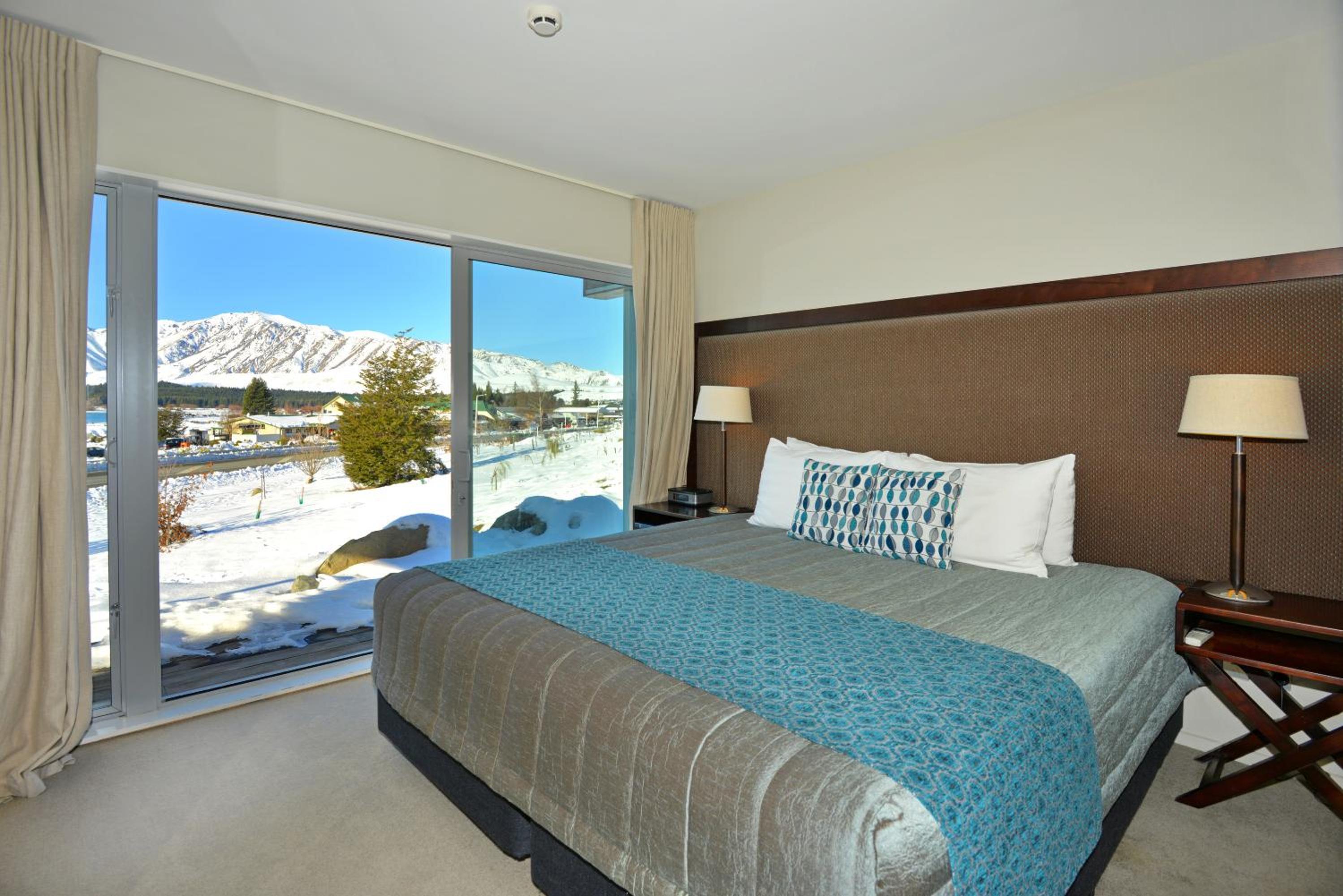 One-Bedroom Villa With Lake View thumbnail 5