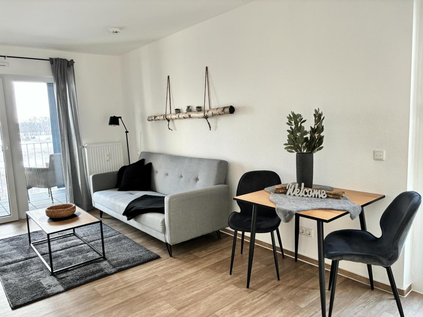 One-Bedroom Apartment photo 1