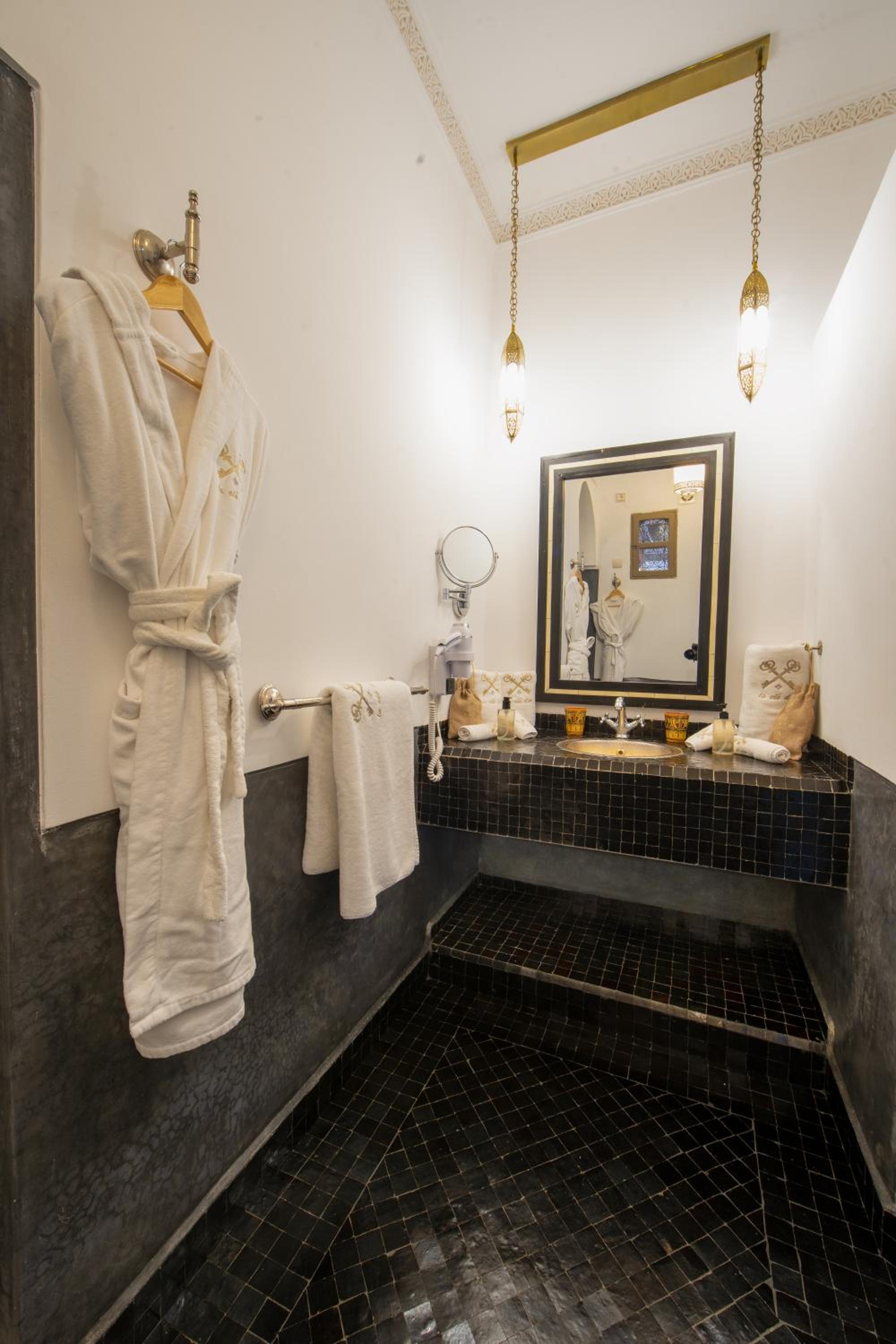 Prestige Room - Photo 12