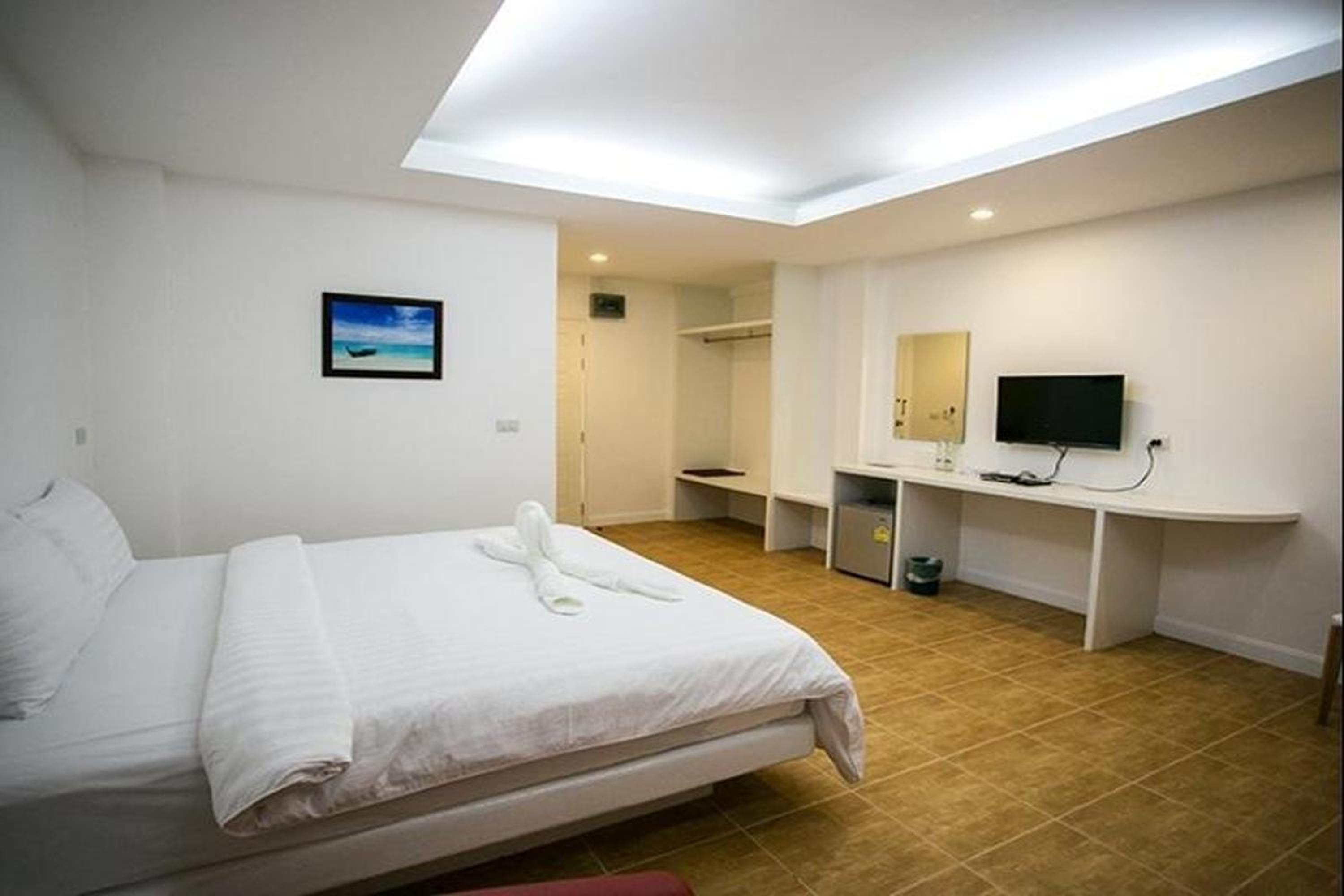 Deluxe Double Room - Photo 20