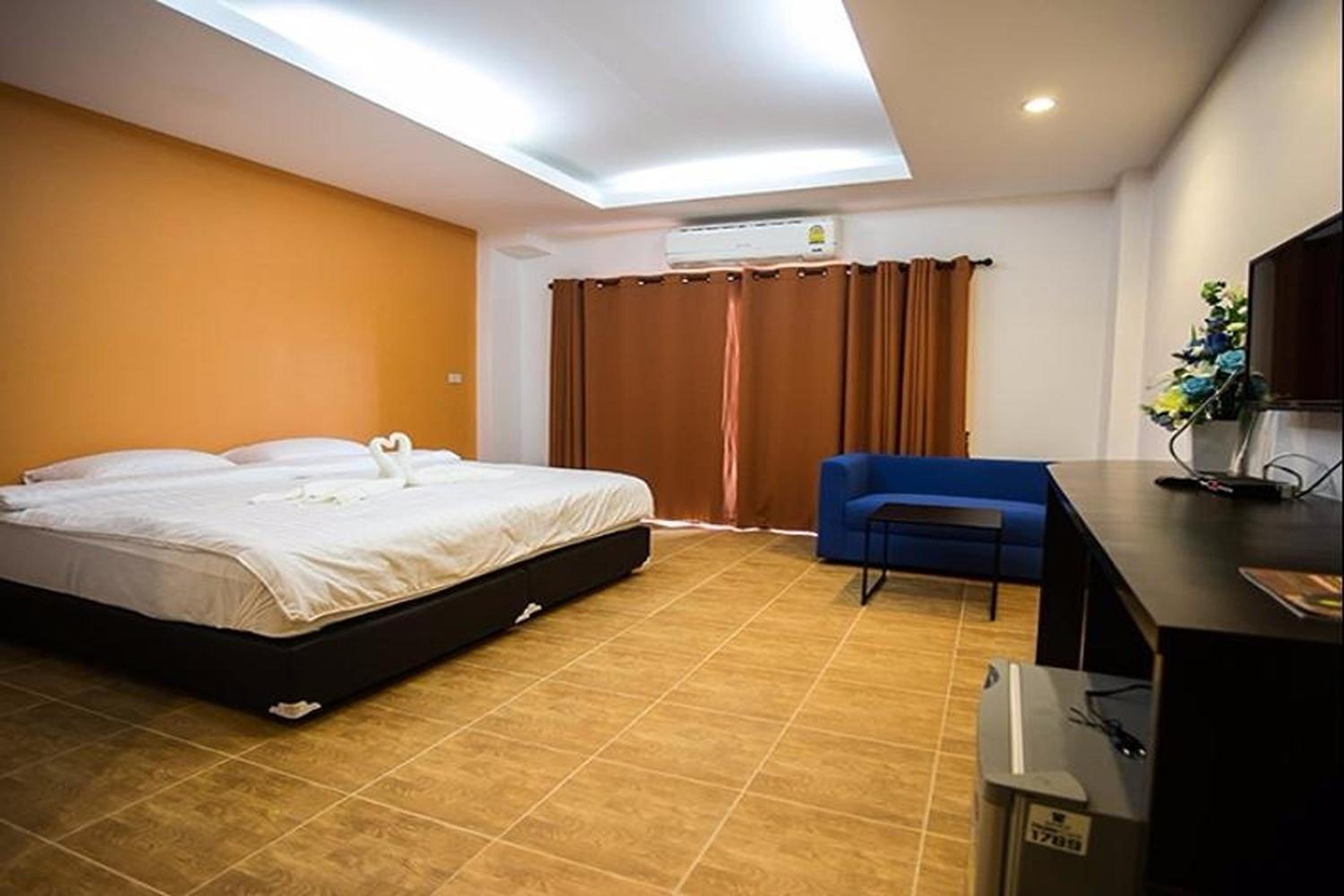 Deluxe Double Room - Photo 18