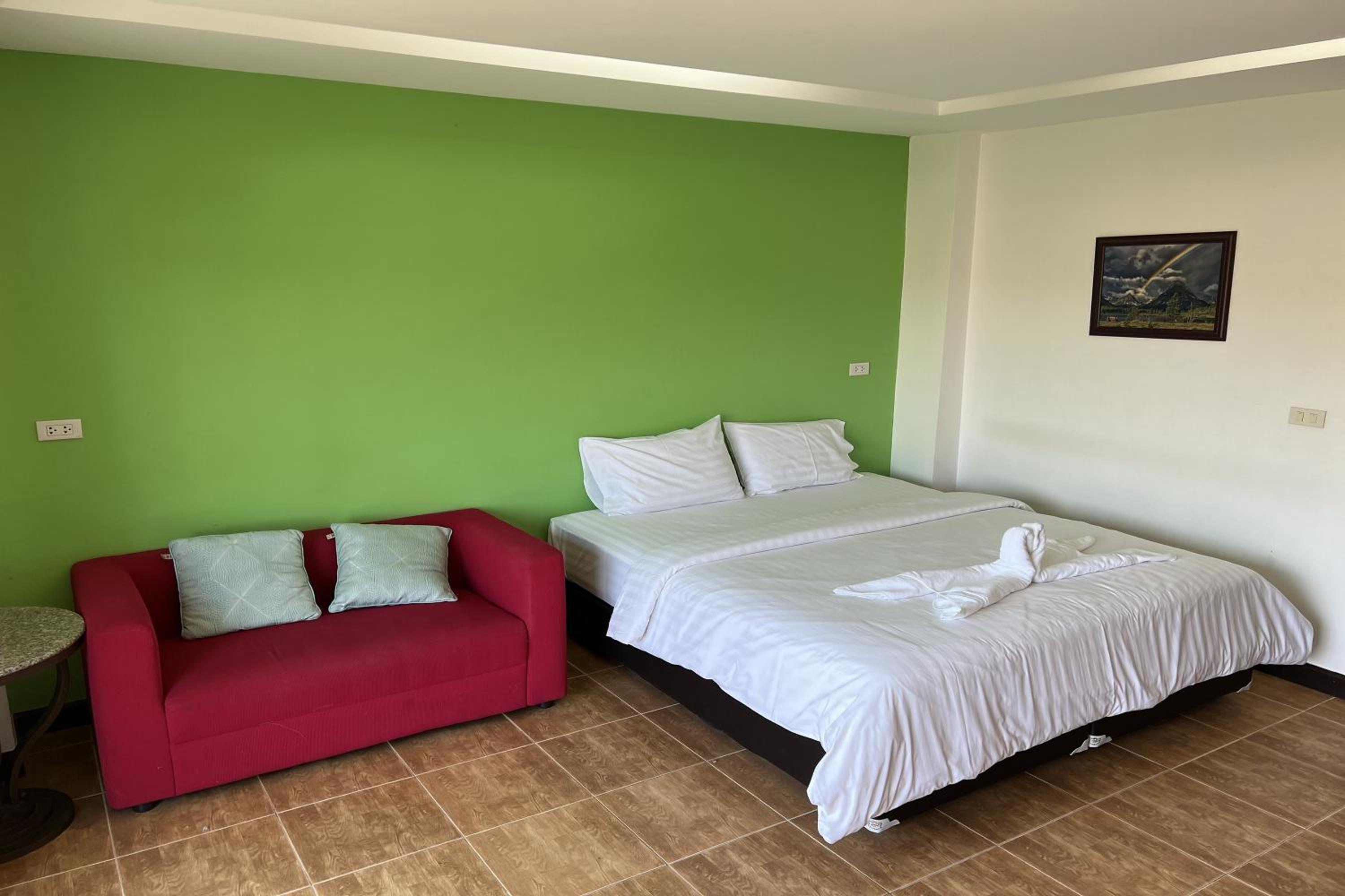 Deluxe Double Room - Photo 9