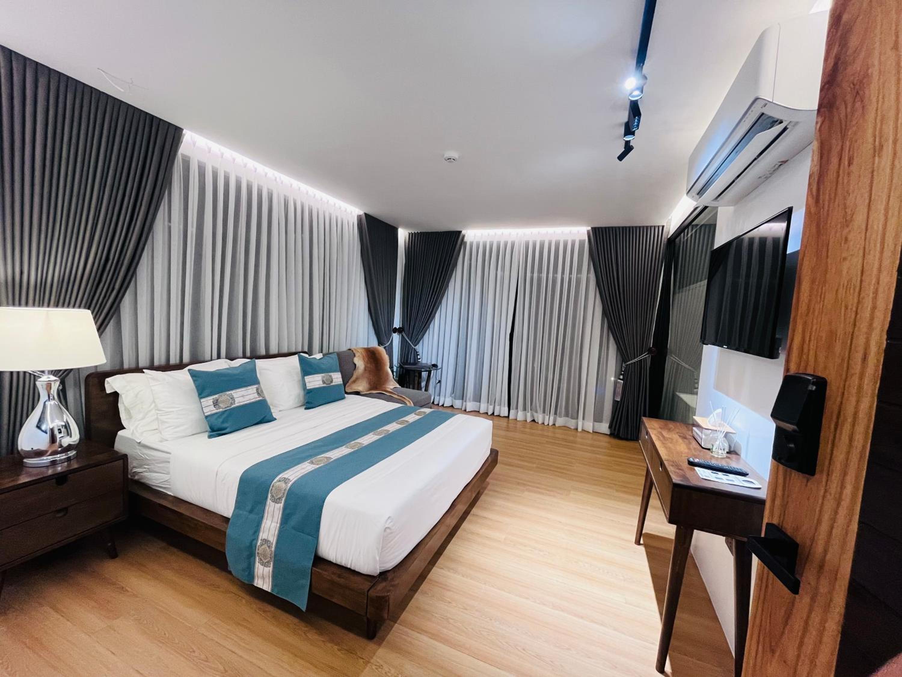 Executive Suite
