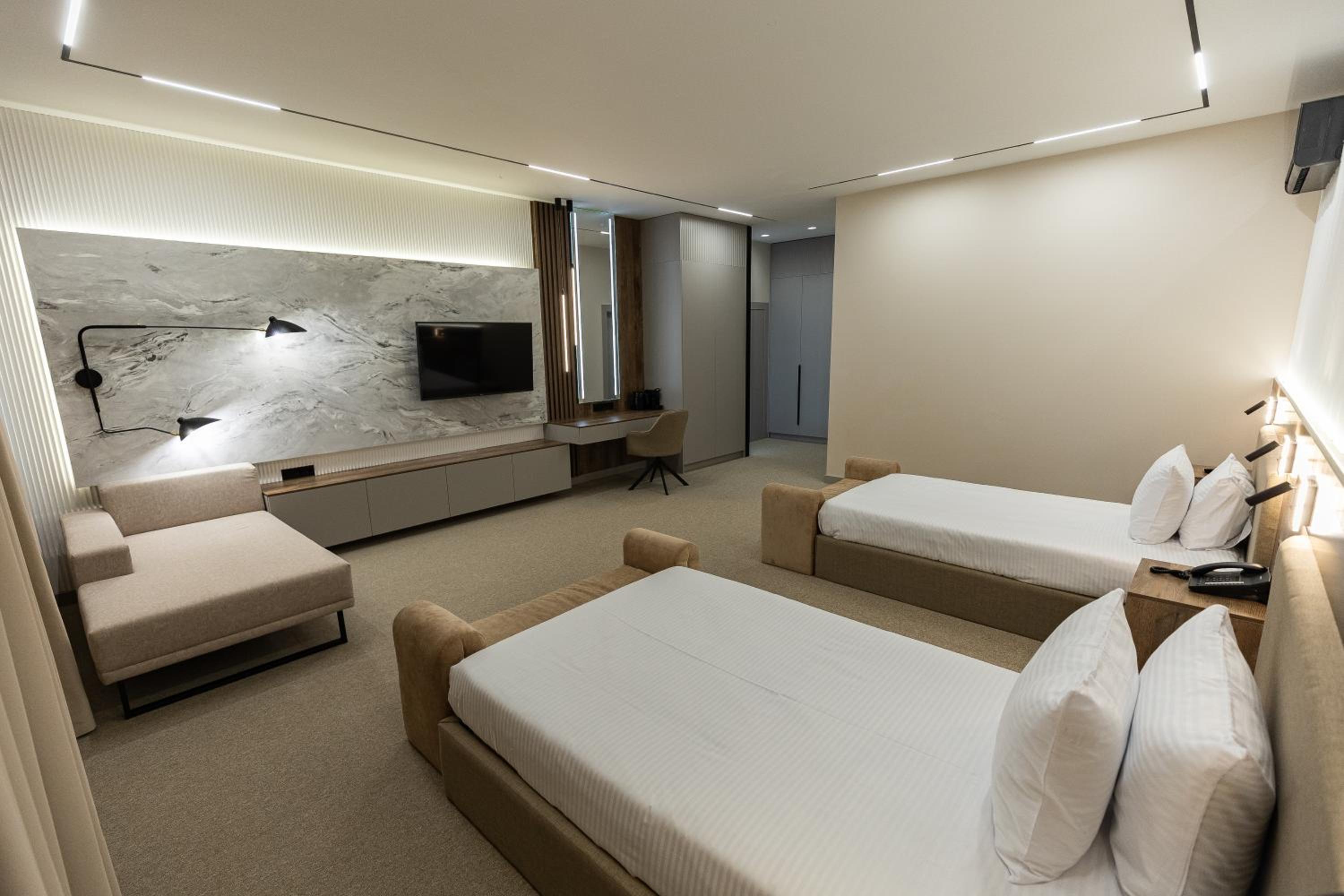 Superior Twin Room photo 3