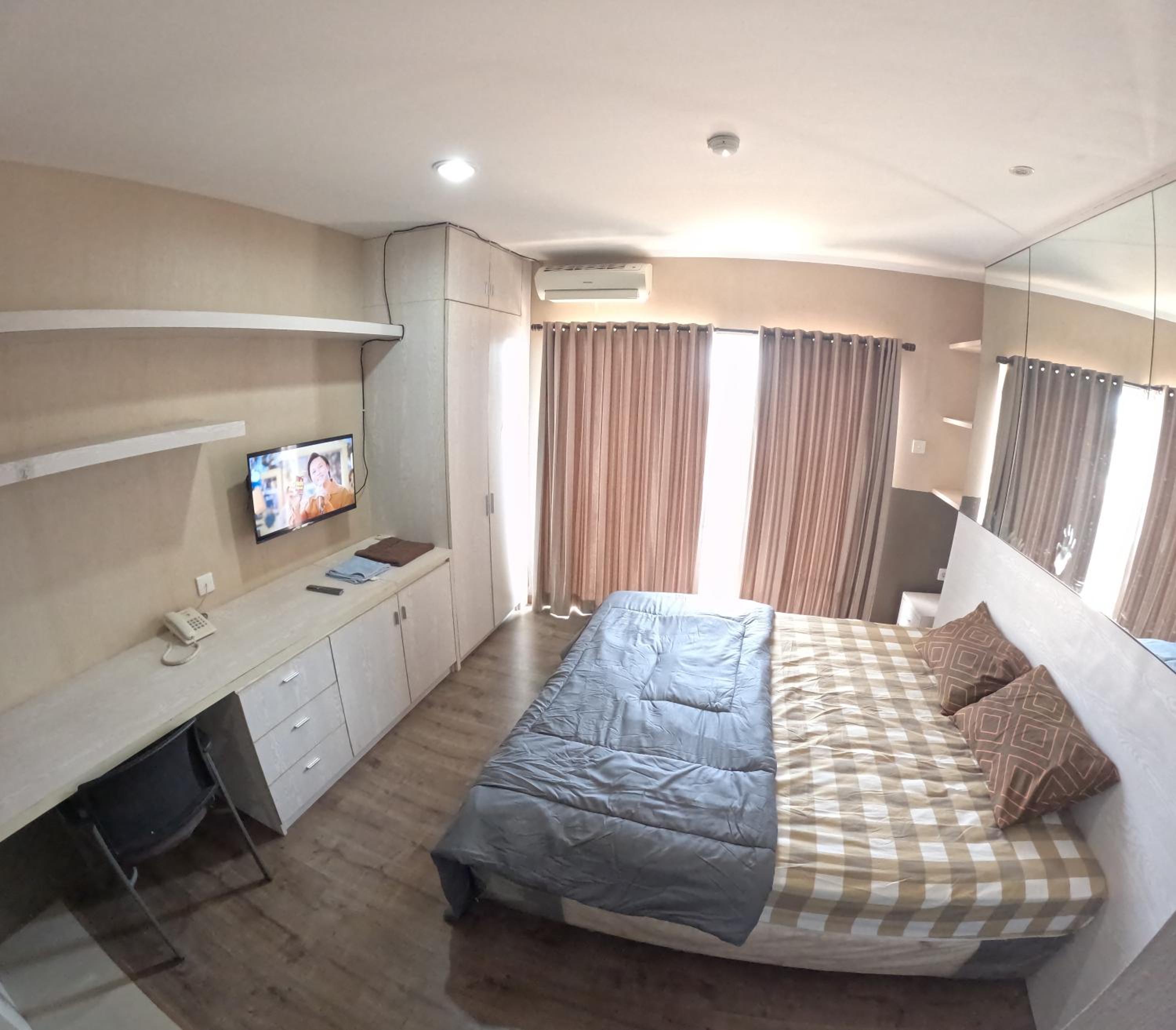 Studio Apartment photo 1
