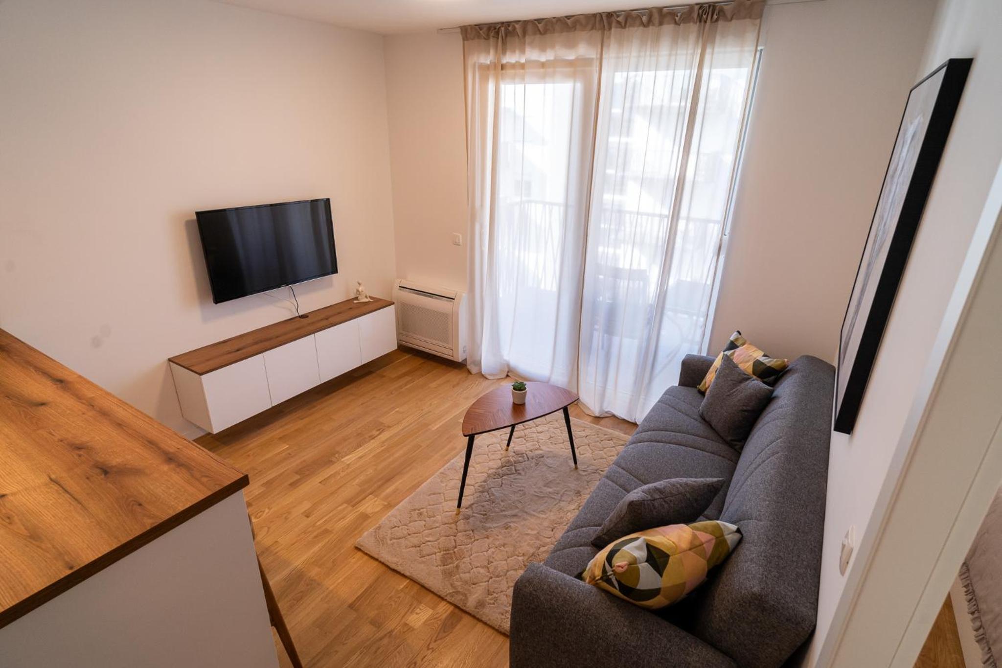 One-Bedroom Apartment