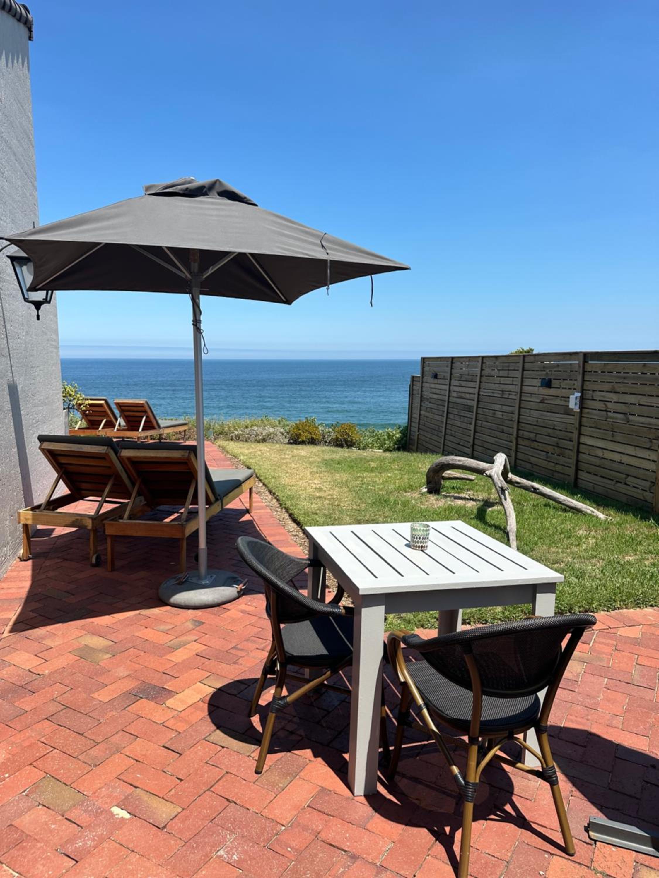 Family Room with Garden and Side Sea View - Photo 3