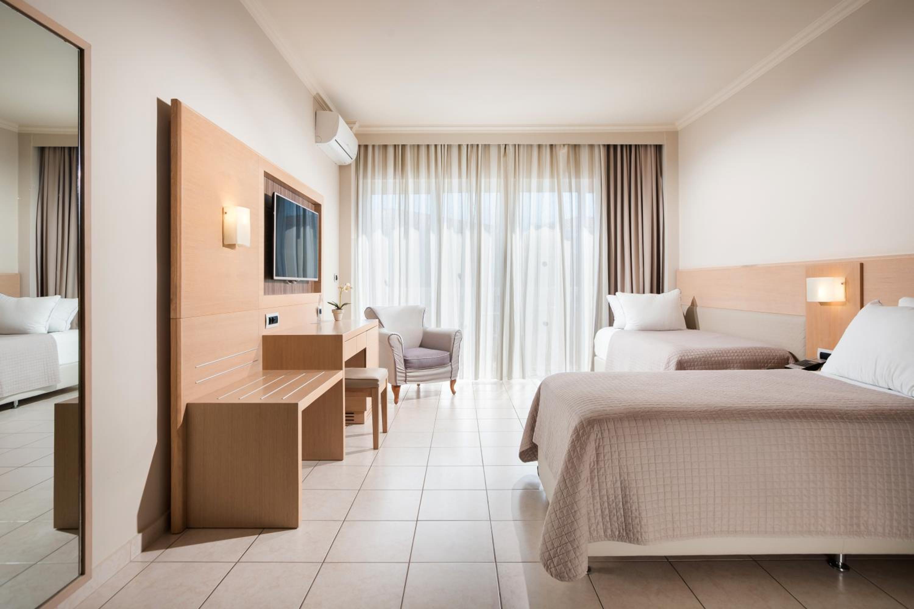 Suite with Garden View