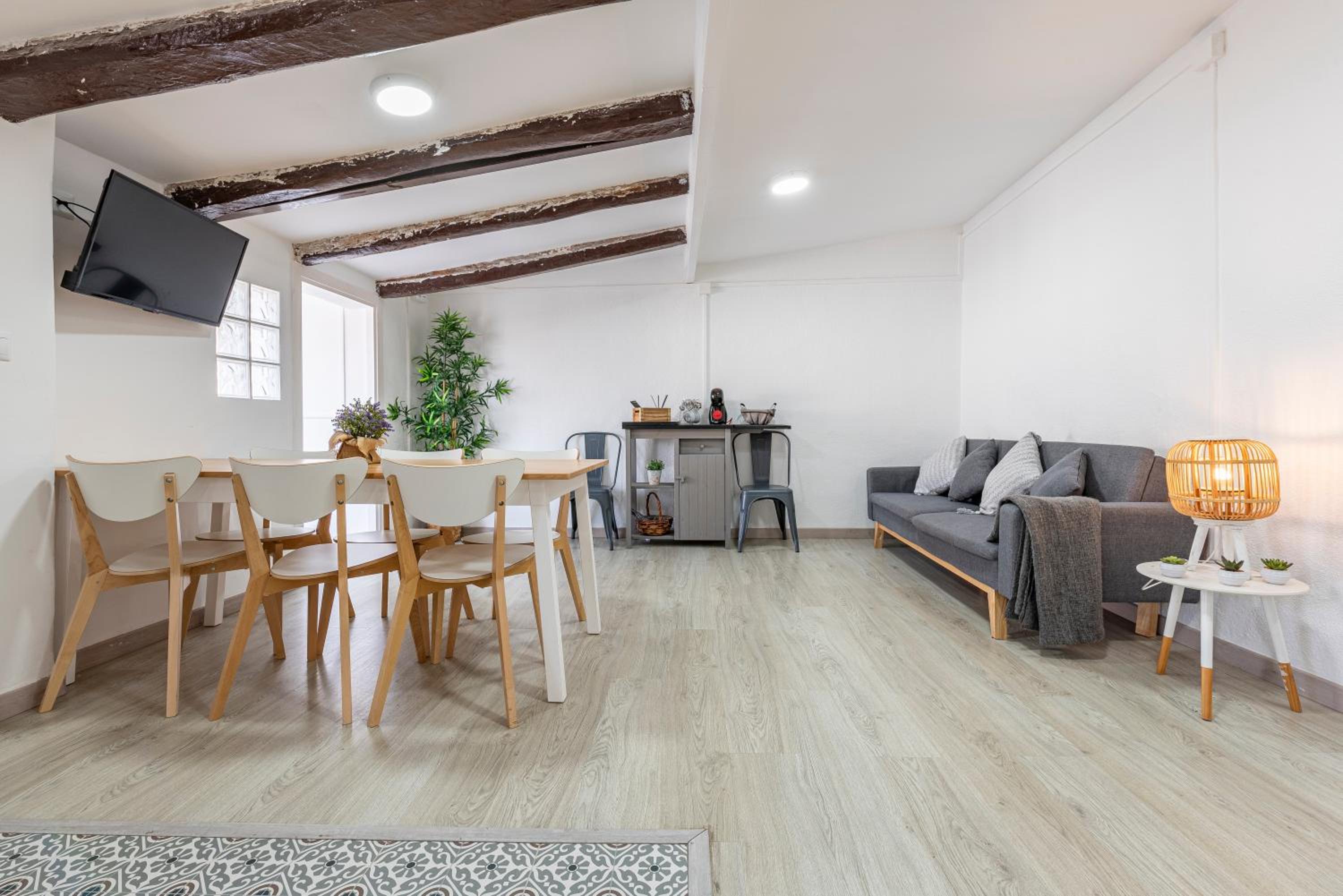 Apartamento de dos habitaciones (4to piso)
