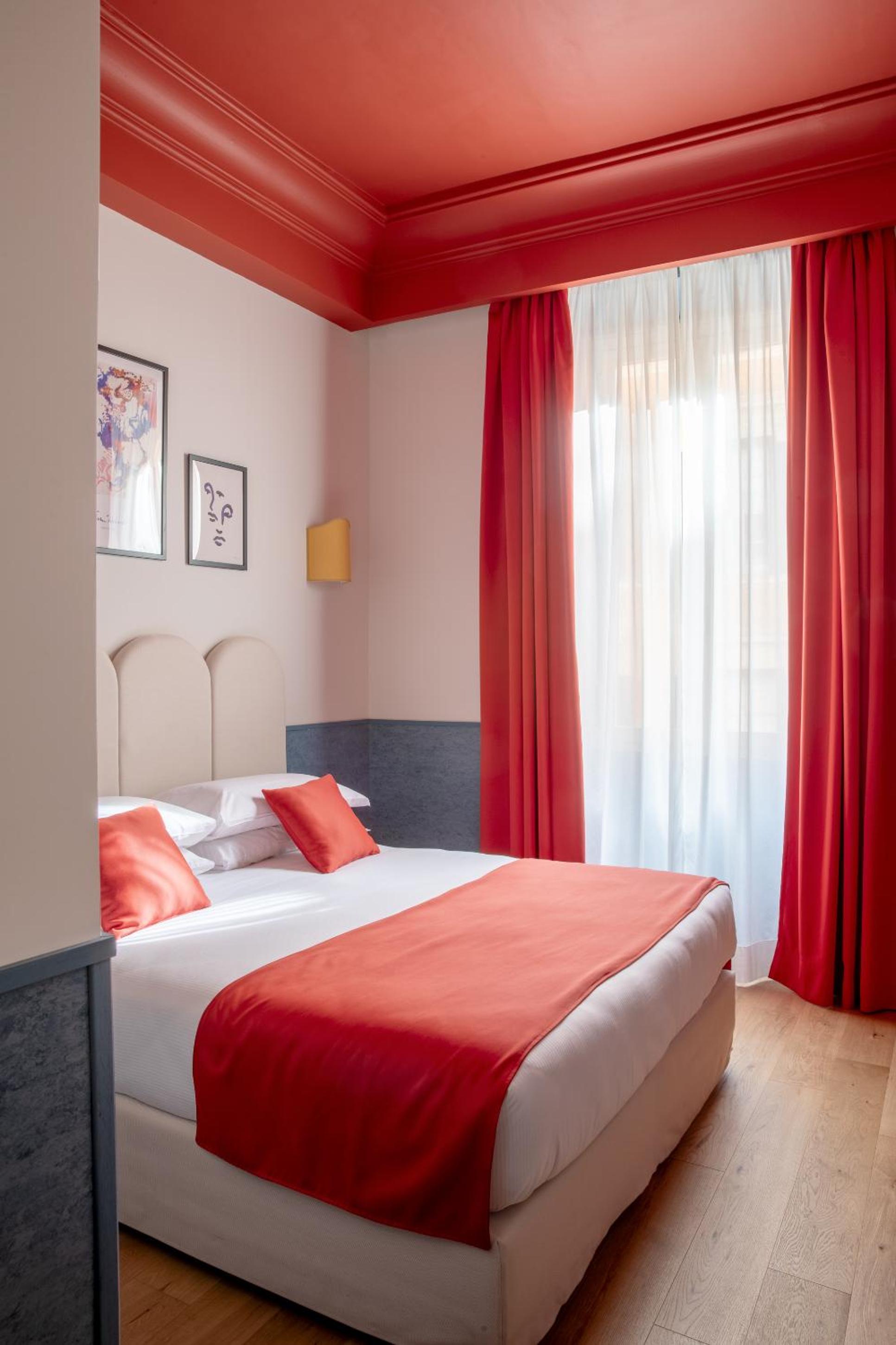 Comfort Double or Twin Room thumbnail 5