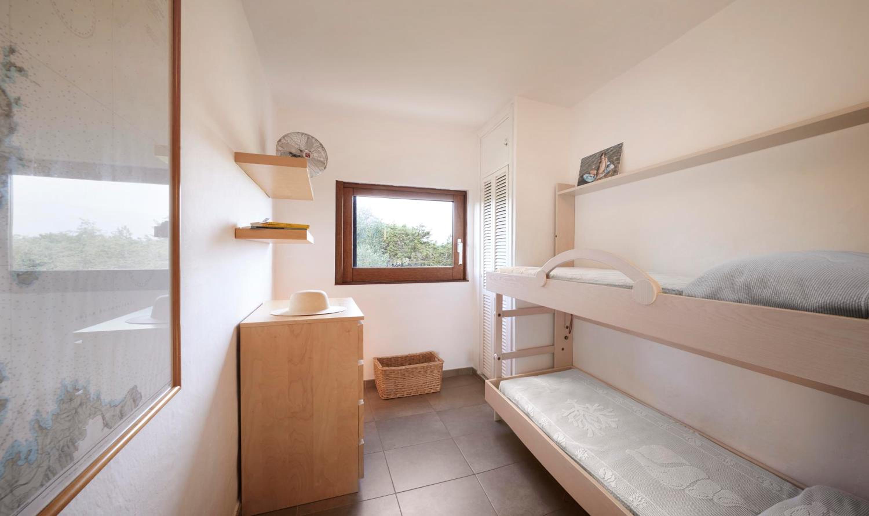 Three-Bedroom Apartment photo 1