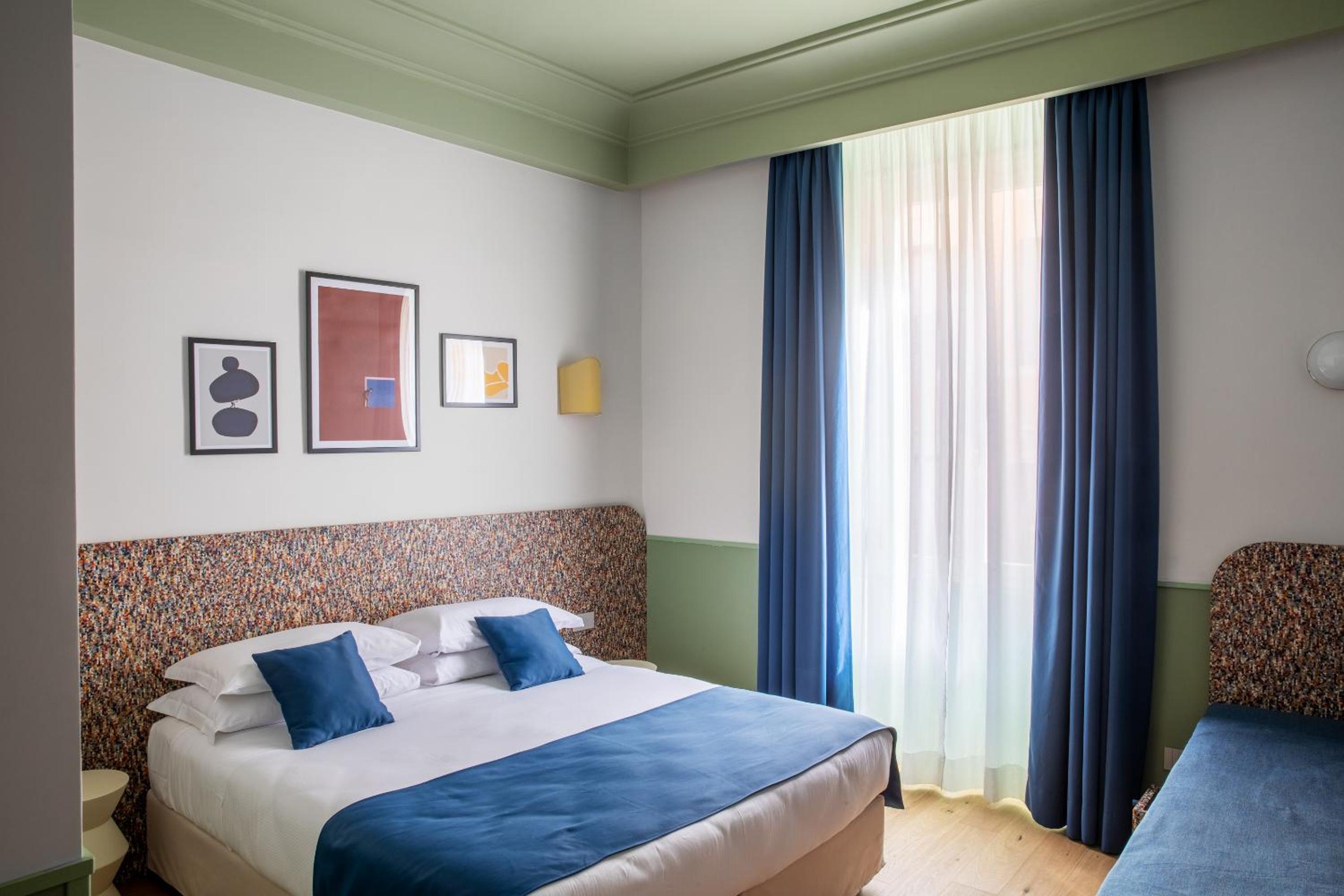 Superior Triple Room thumbnail 5