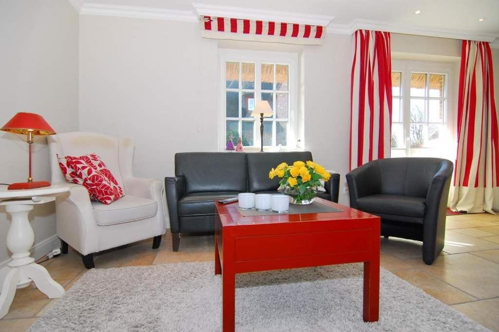 Three-Bedroom House photo 1