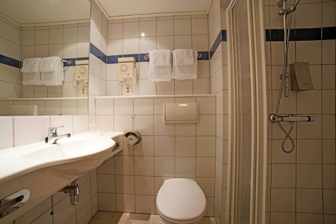 Twin Room - Photo 4