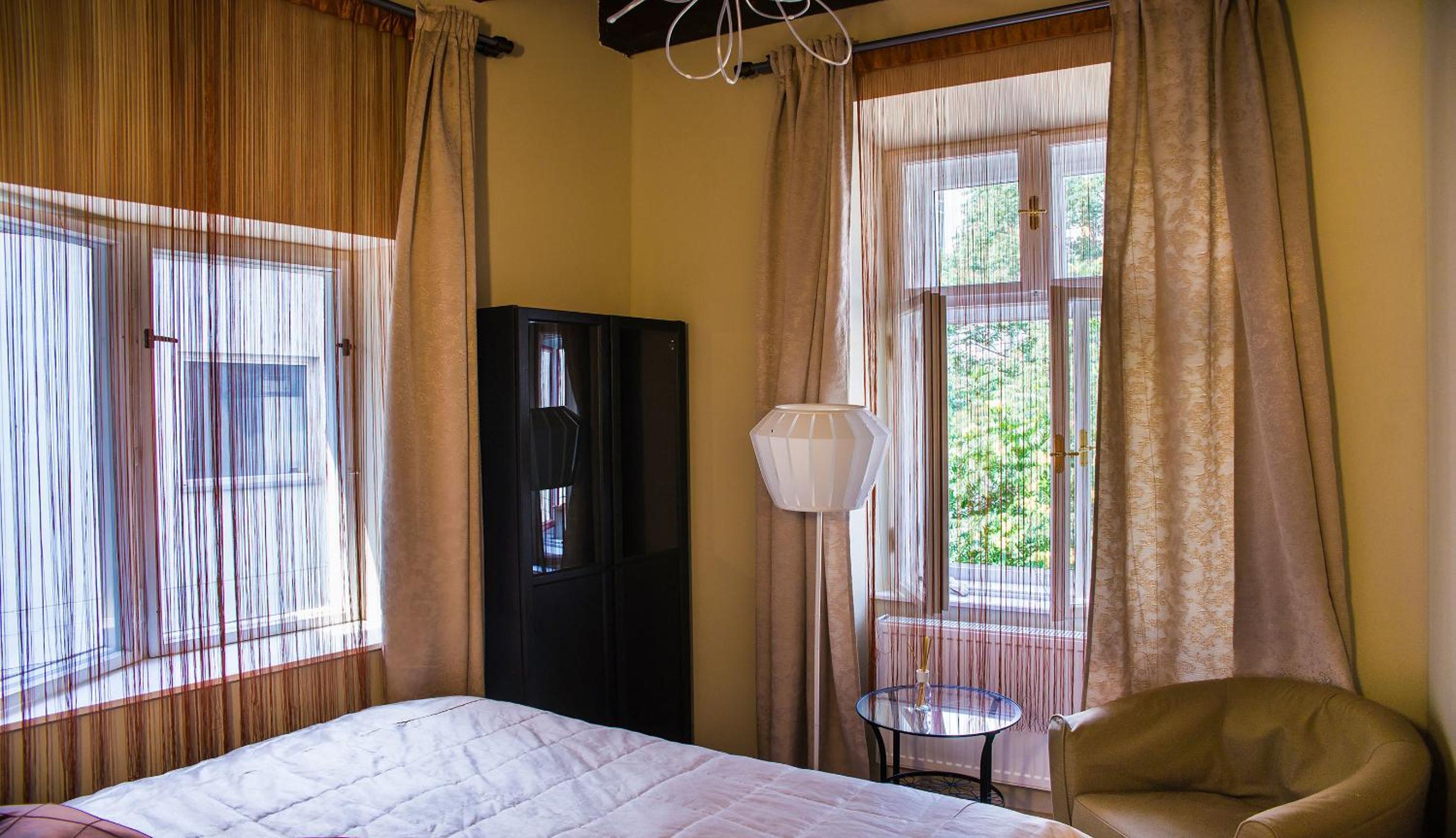 Double Room with Bath - Photo 3