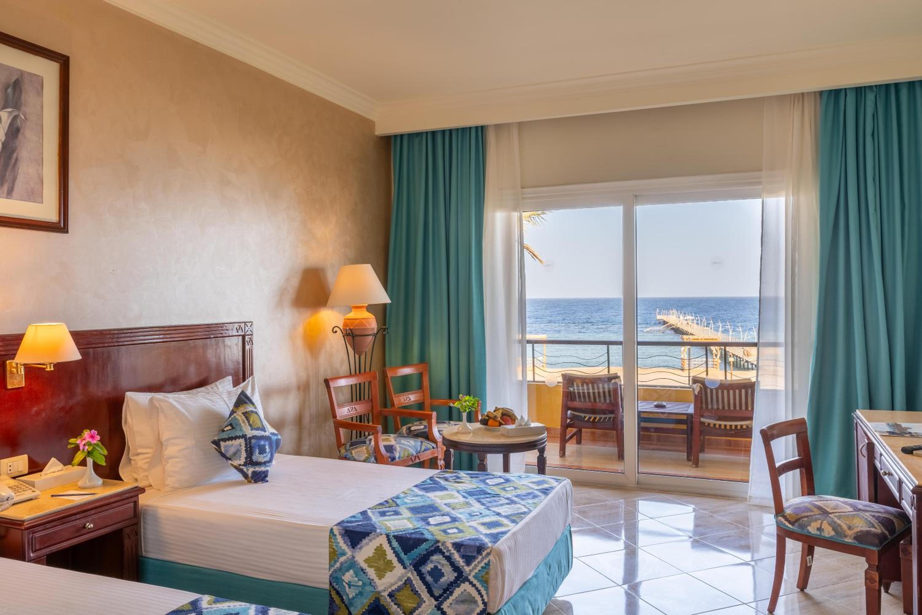 Double Room with Partial Sea View photo 3